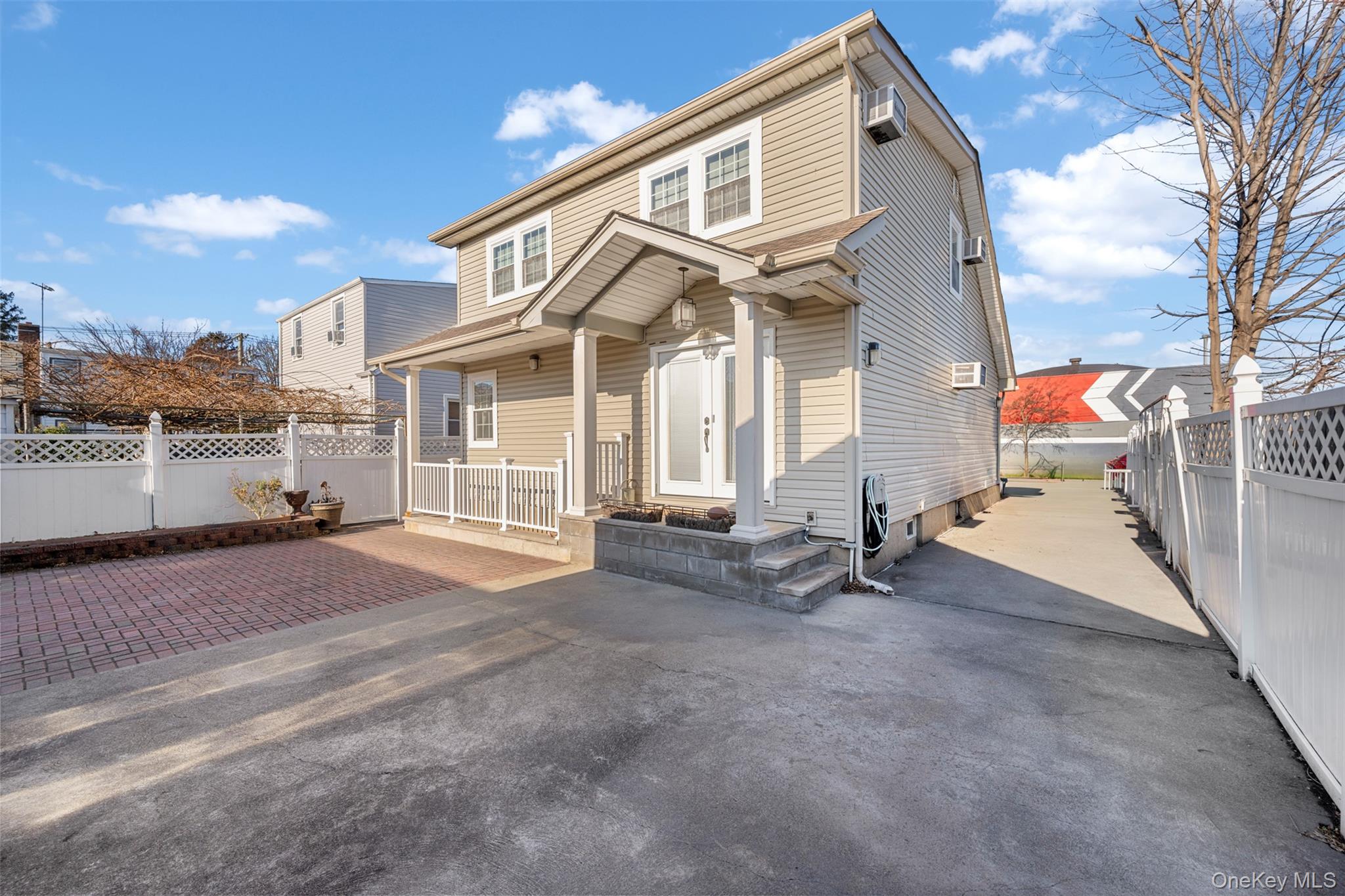 #9 photo, 215 Rudolf Road, מחוז נסאו Mineola , NY 11501