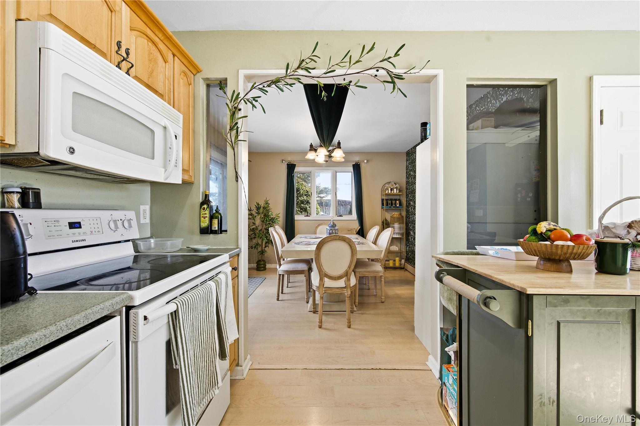 #8 photo, 50 Rustic Avenue, سوفولك Medford , NY 11763