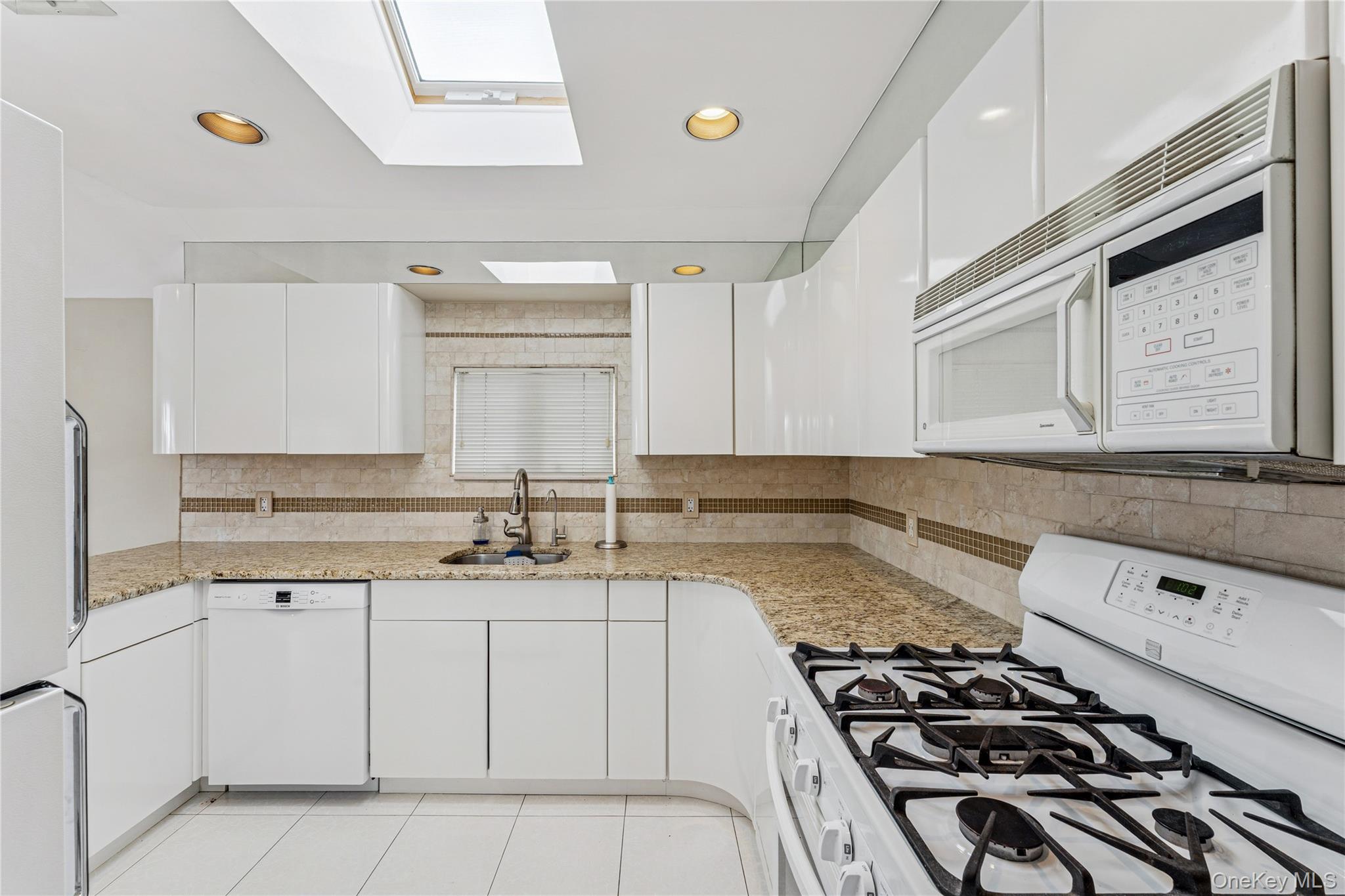 #6 photo, 57-10 253rd Street, Little Neck , NY 11362