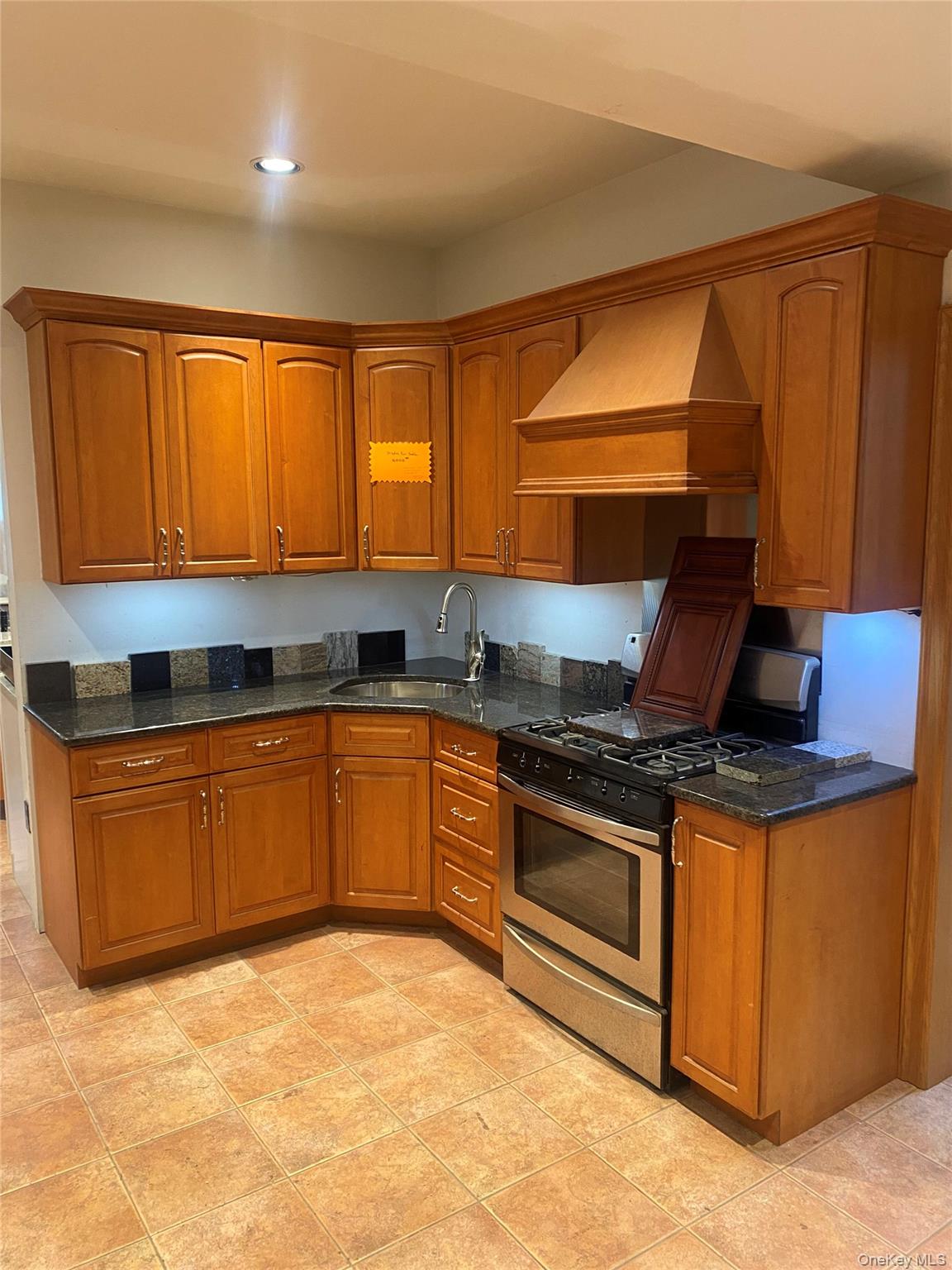 #16 photo, 94-37 Rockaway Boulevard, كوينز Ozone Park , NY 11417