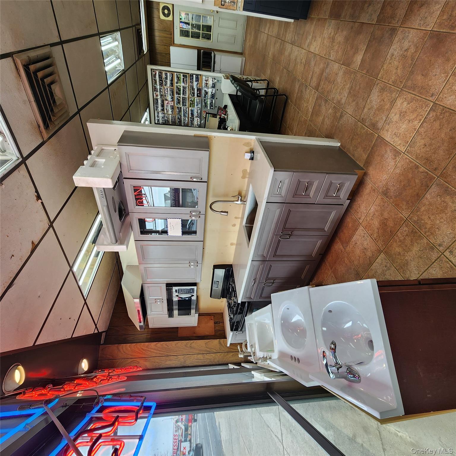 #3 photo, 94-37 Rockaway Boulevard, كوينز Ozone Park , NY 11417