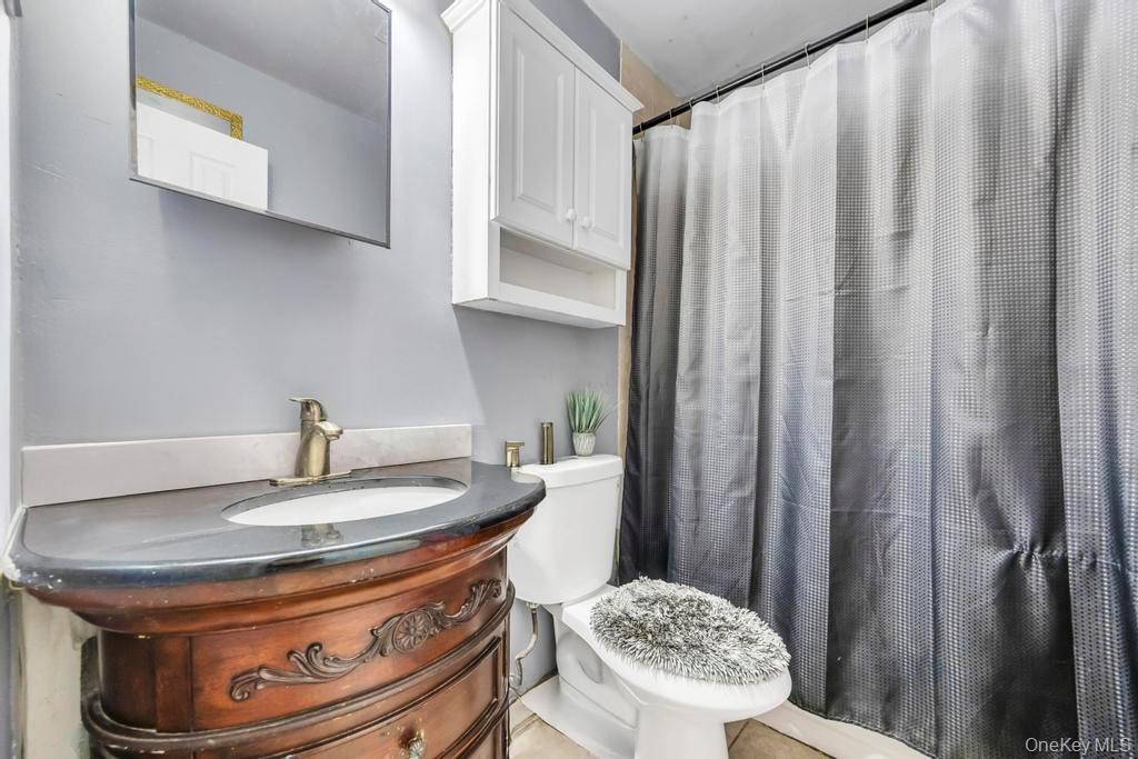 #20 photo, 542 Freeman Avenue, מחוז סאפוק Brentwood , NY 11717