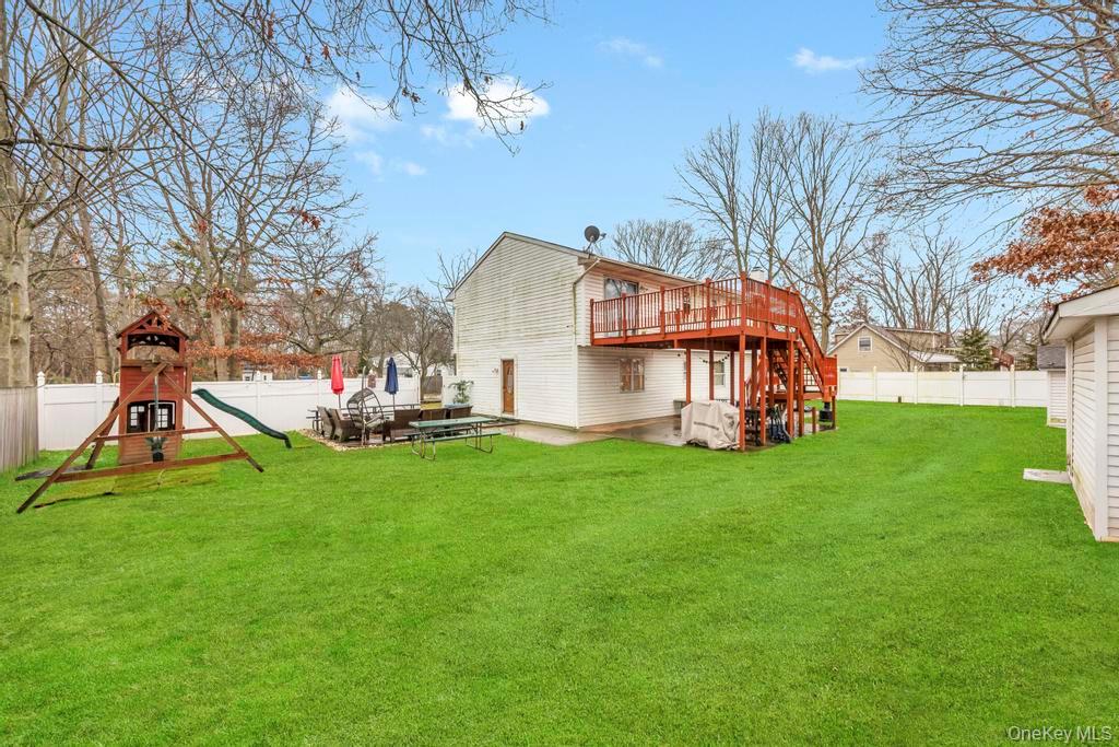 #4 photo, 542 Freeman Avenue, מחוז סאפוק Brentwood , NY 11717