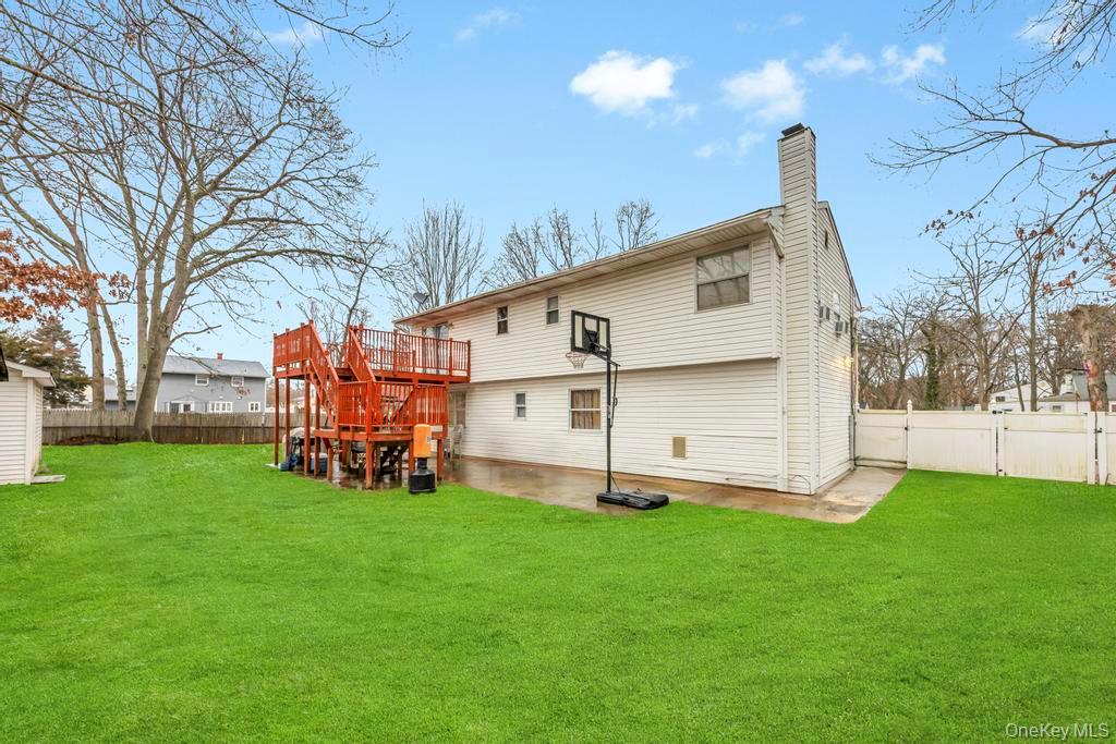 #5 photo, 542 Freeman Avenue, מחוז סאפוק Brentwood , NY 11717