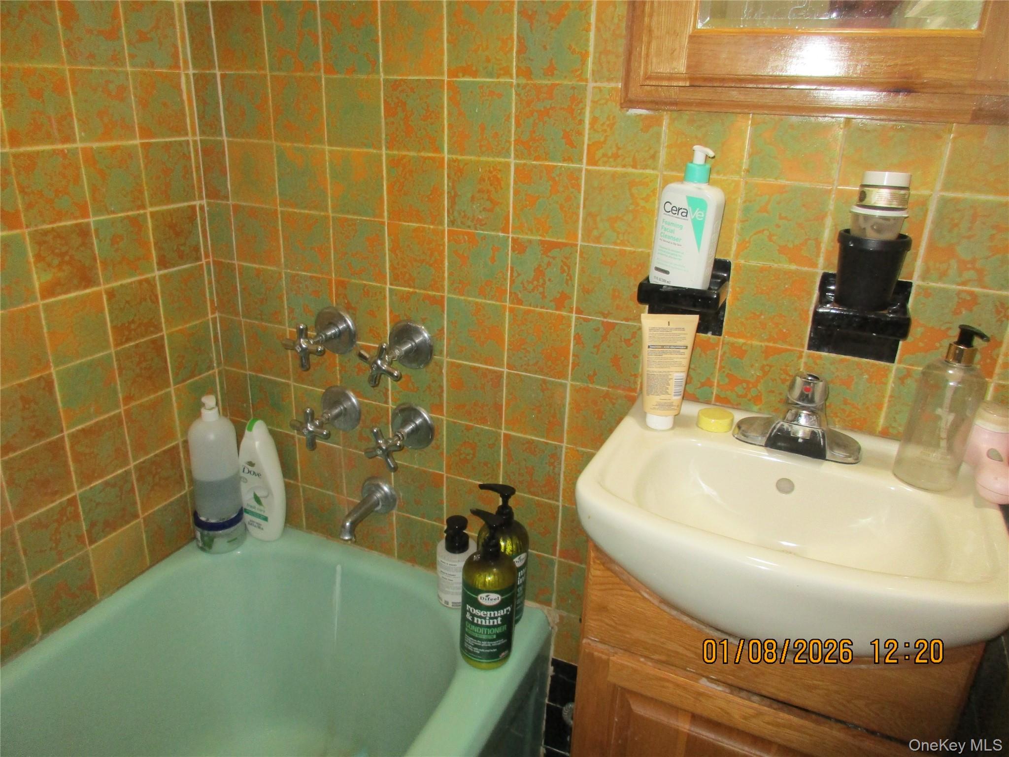 #12 photo, 68-09 79 Street, קווינס Middle Village , NY 11379