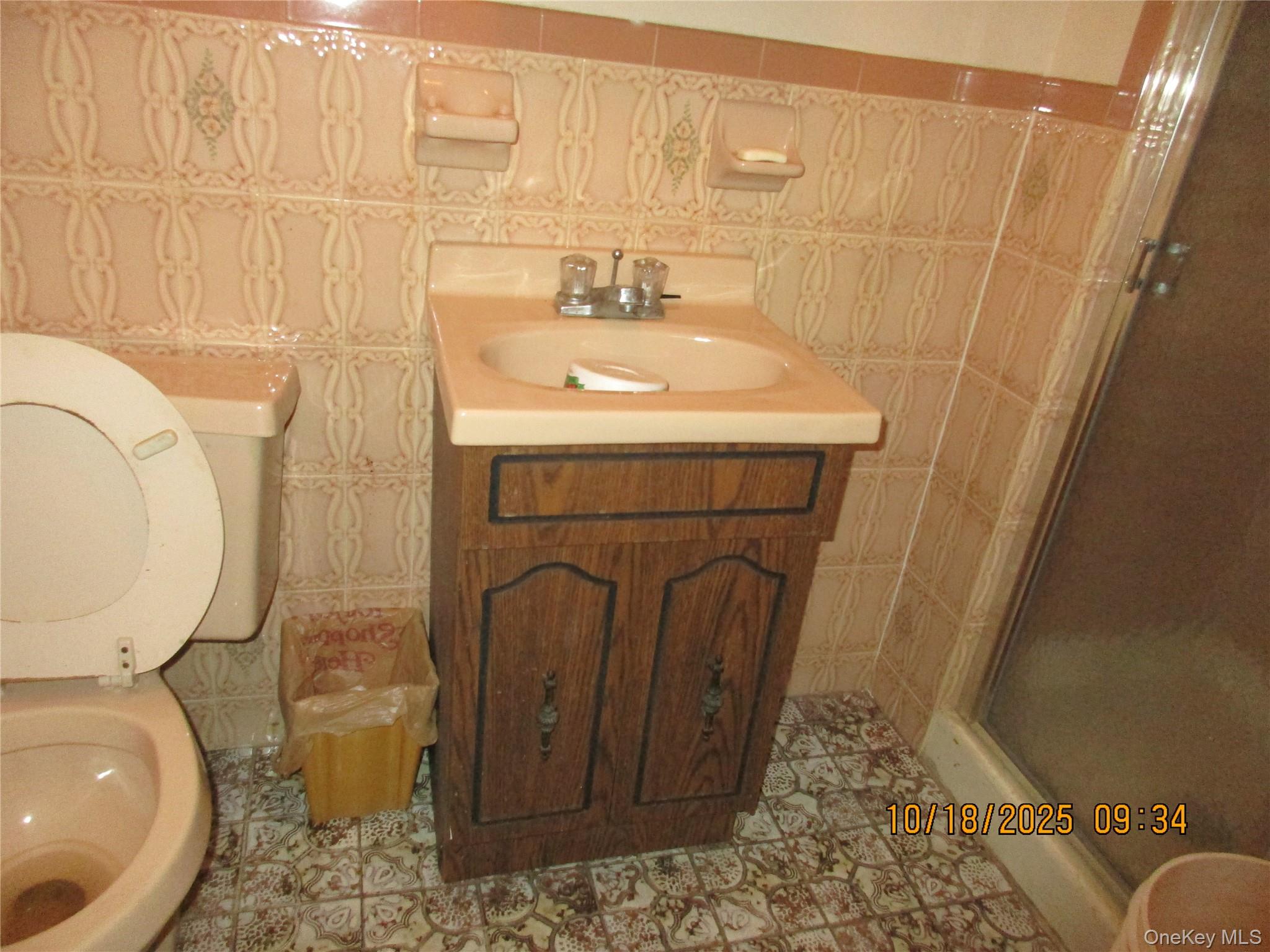 #7 photo, 68-09 79 Street, קווינס Middle Village , NY 11379