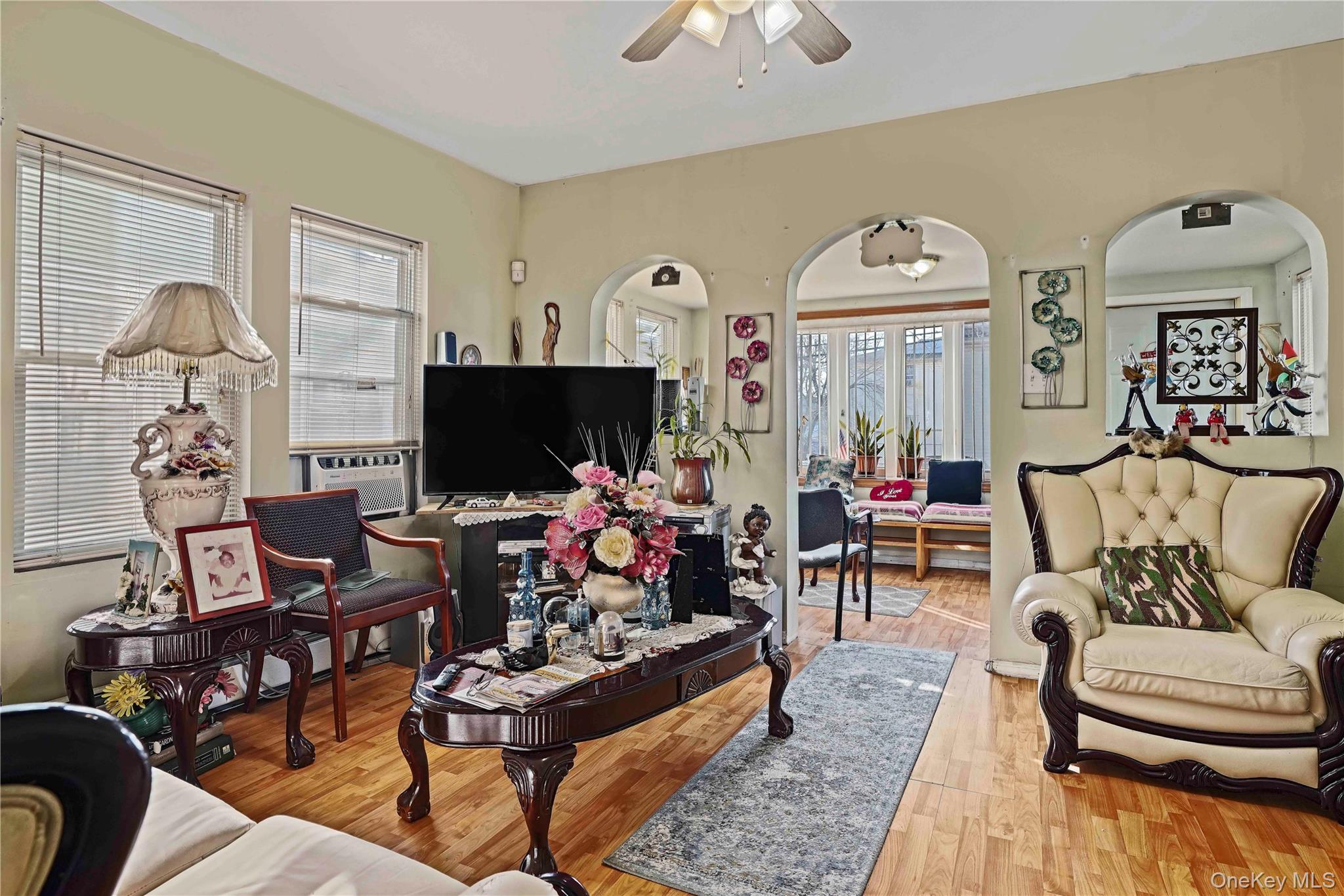 #11 photo, 11005 Union Hall Street, קווינס Jamaica , NY 11433