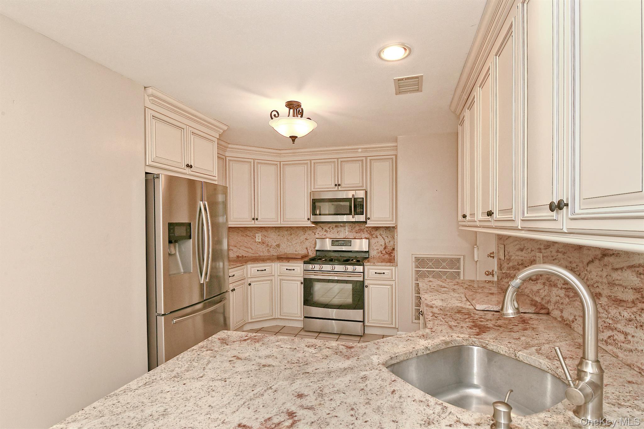 #12 photo, 104 Lakebridge Drive, Kings Park , NY 11754