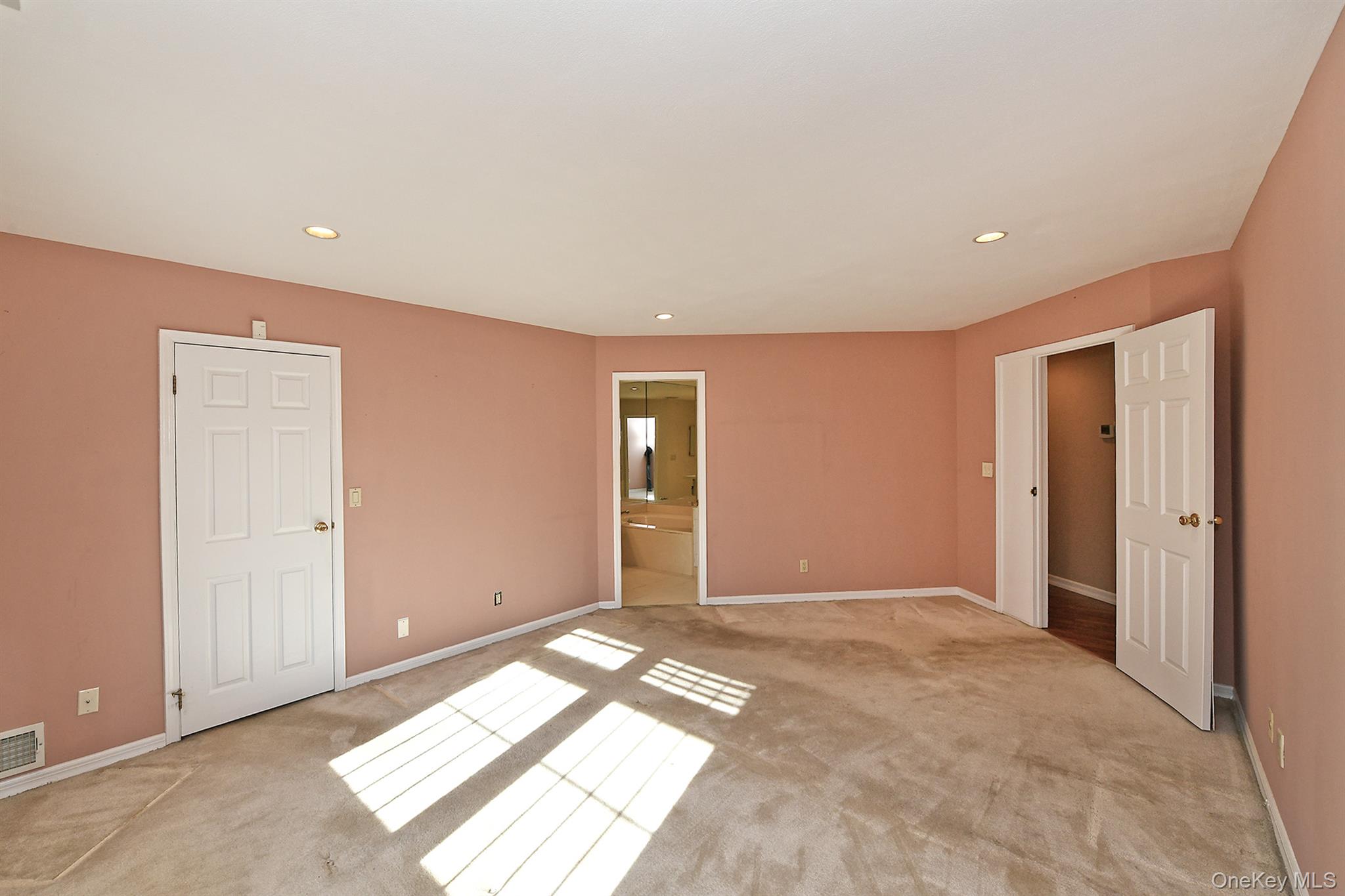 #19 photo, 104 Lakebridge Drive, Kings Park , NY 11754