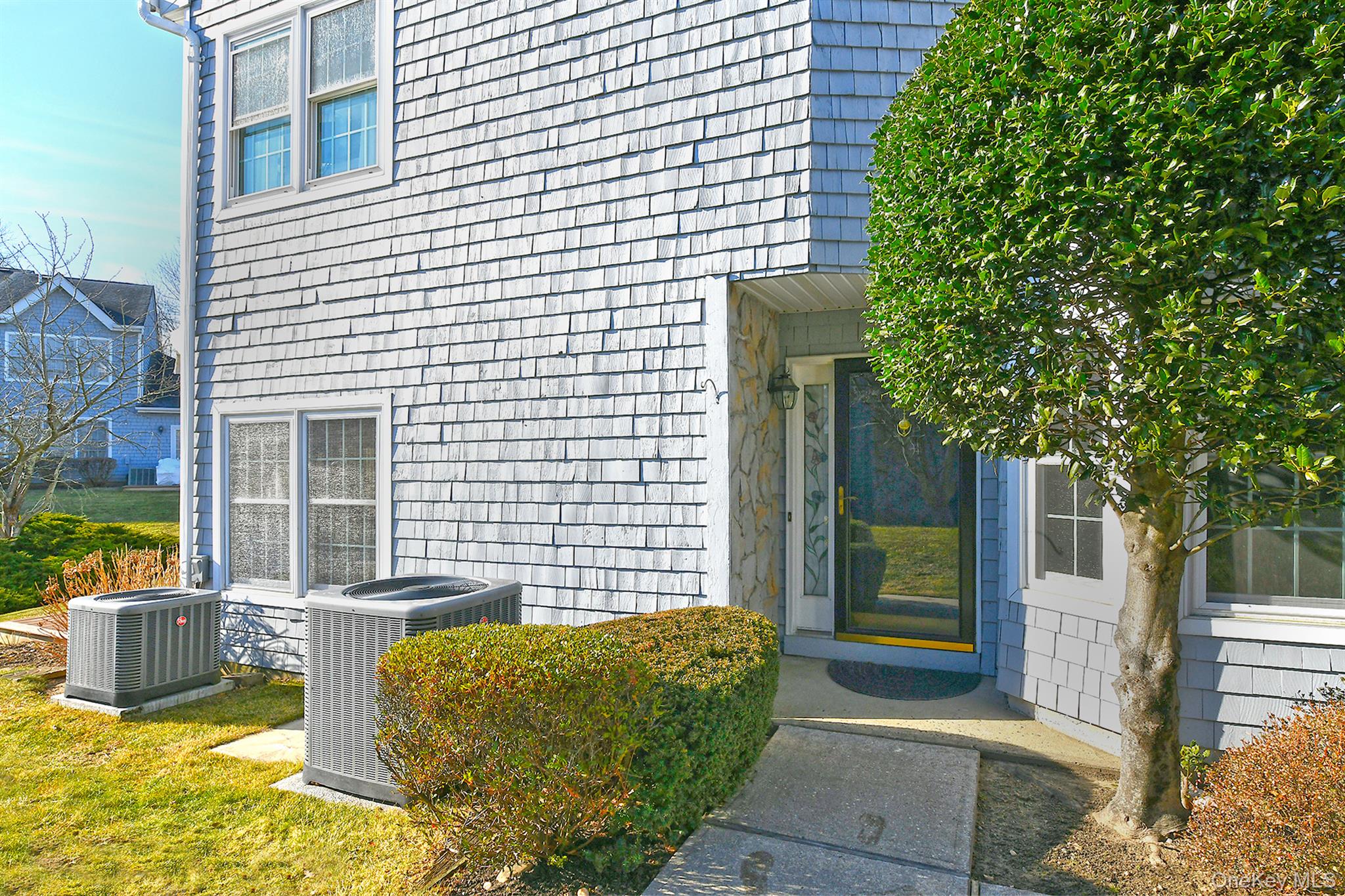 #3 photo, 104 Lakebridge Drive, Kings Park , NY 11754