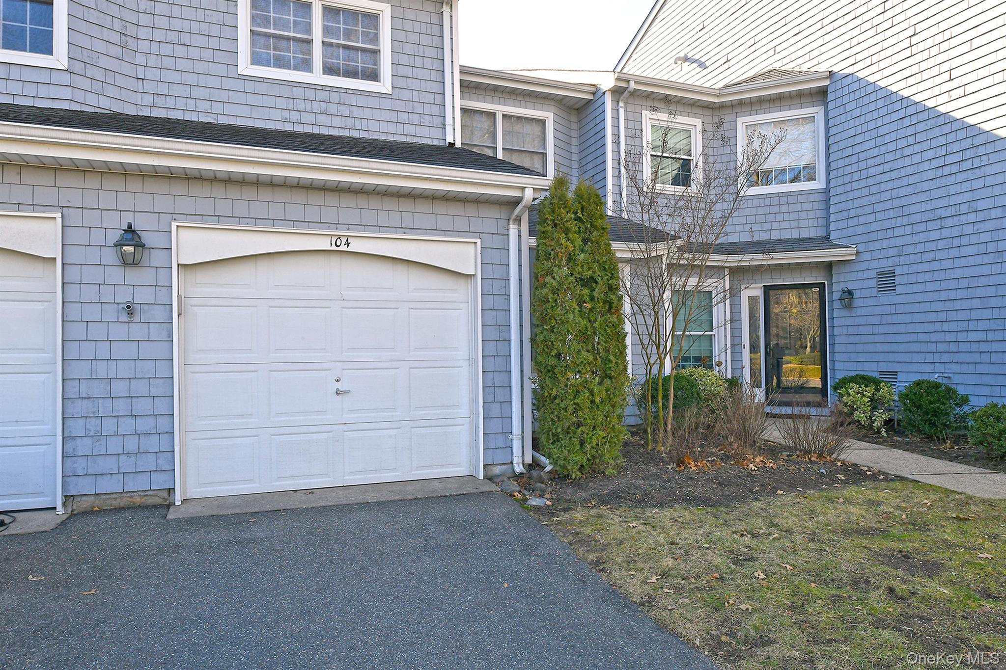 #4 photo, 104 Lakebridge Drive, Kings Park , NY 11754