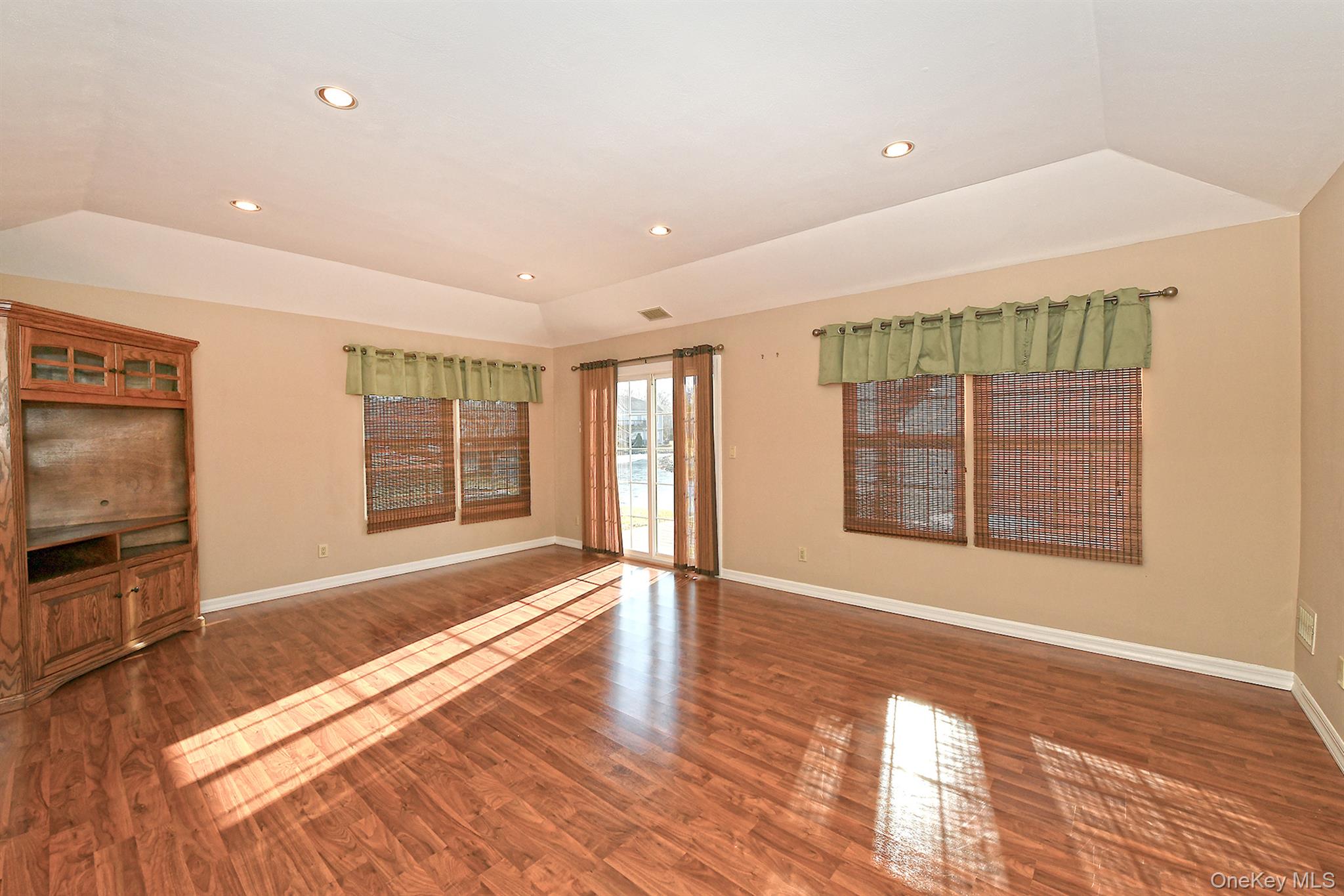 #6 photo, 104 Lakebridge Drive, Kings Park , NY 11754