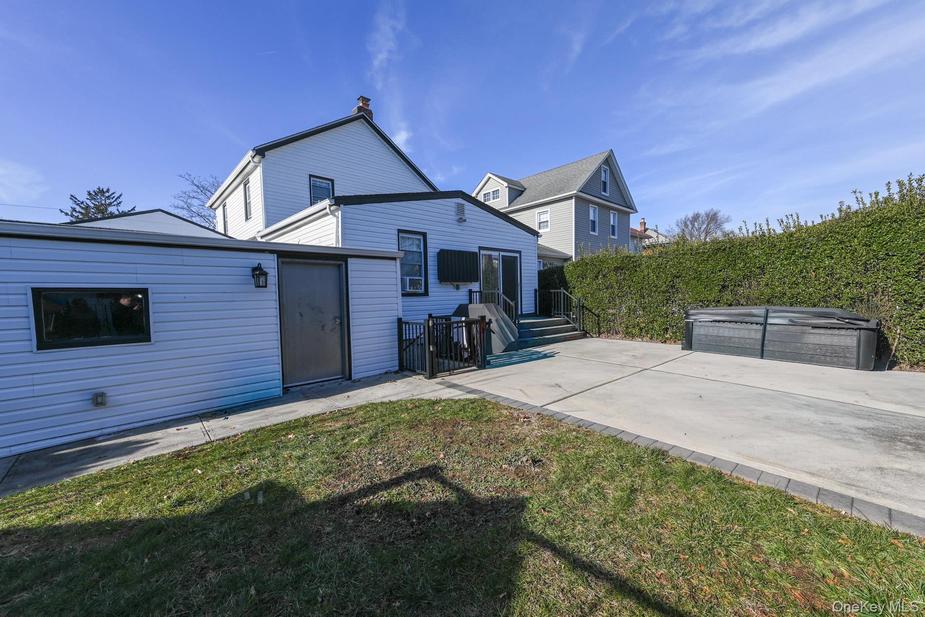 #6 photo, 81 Irving Avenue, Floral Park , NY 11001