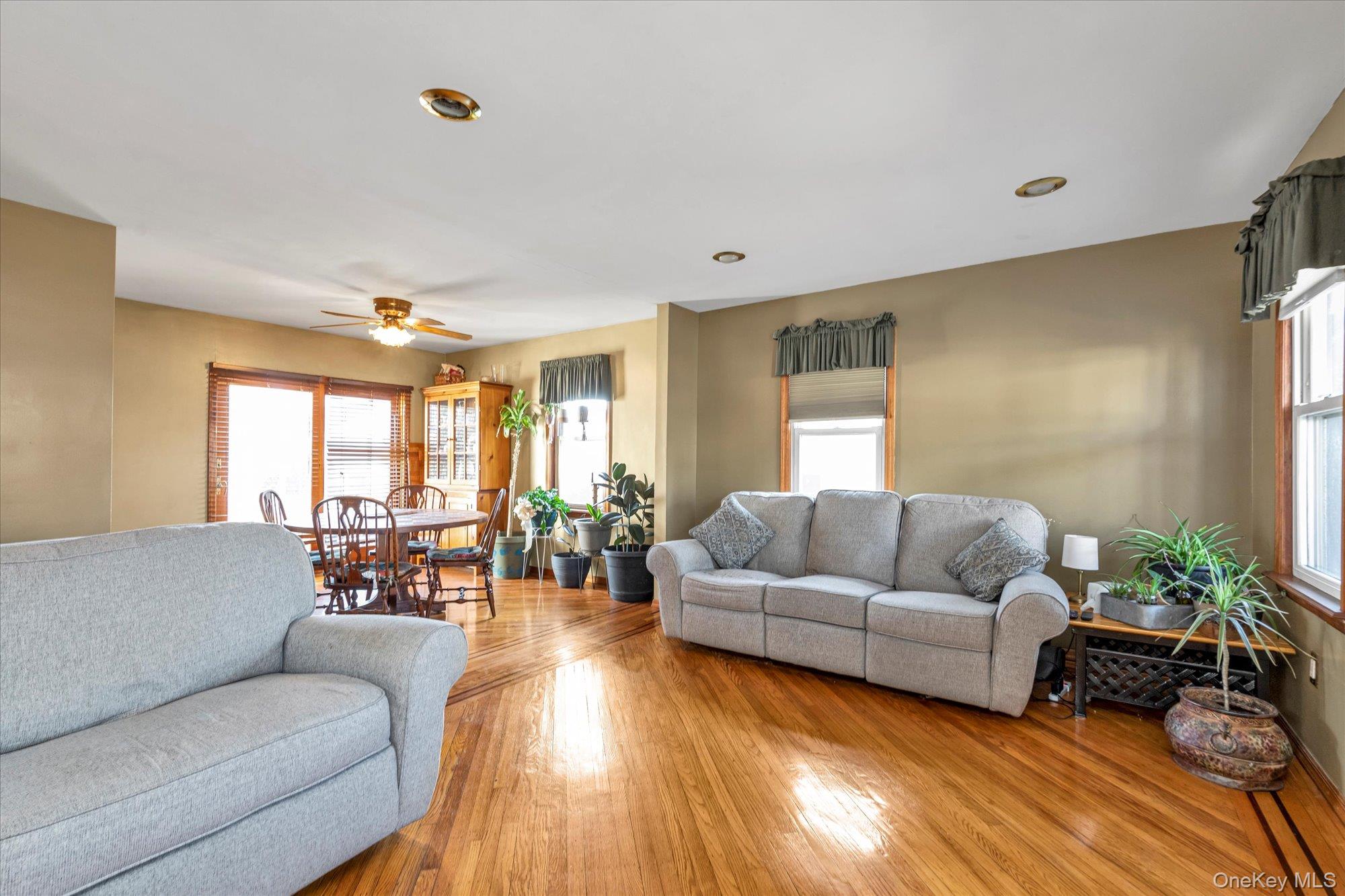 #4 photo, 15 Eton Street, Нассау ‖ Valley Stream , NY 11581