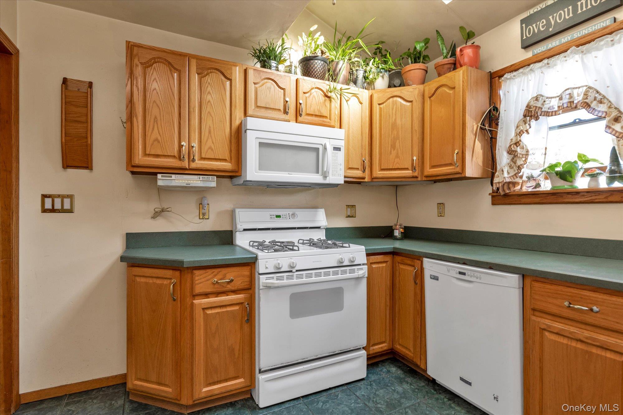 #7 photo, 15 Eton Street, Нассау ‖ Valley Stream , NY 11581