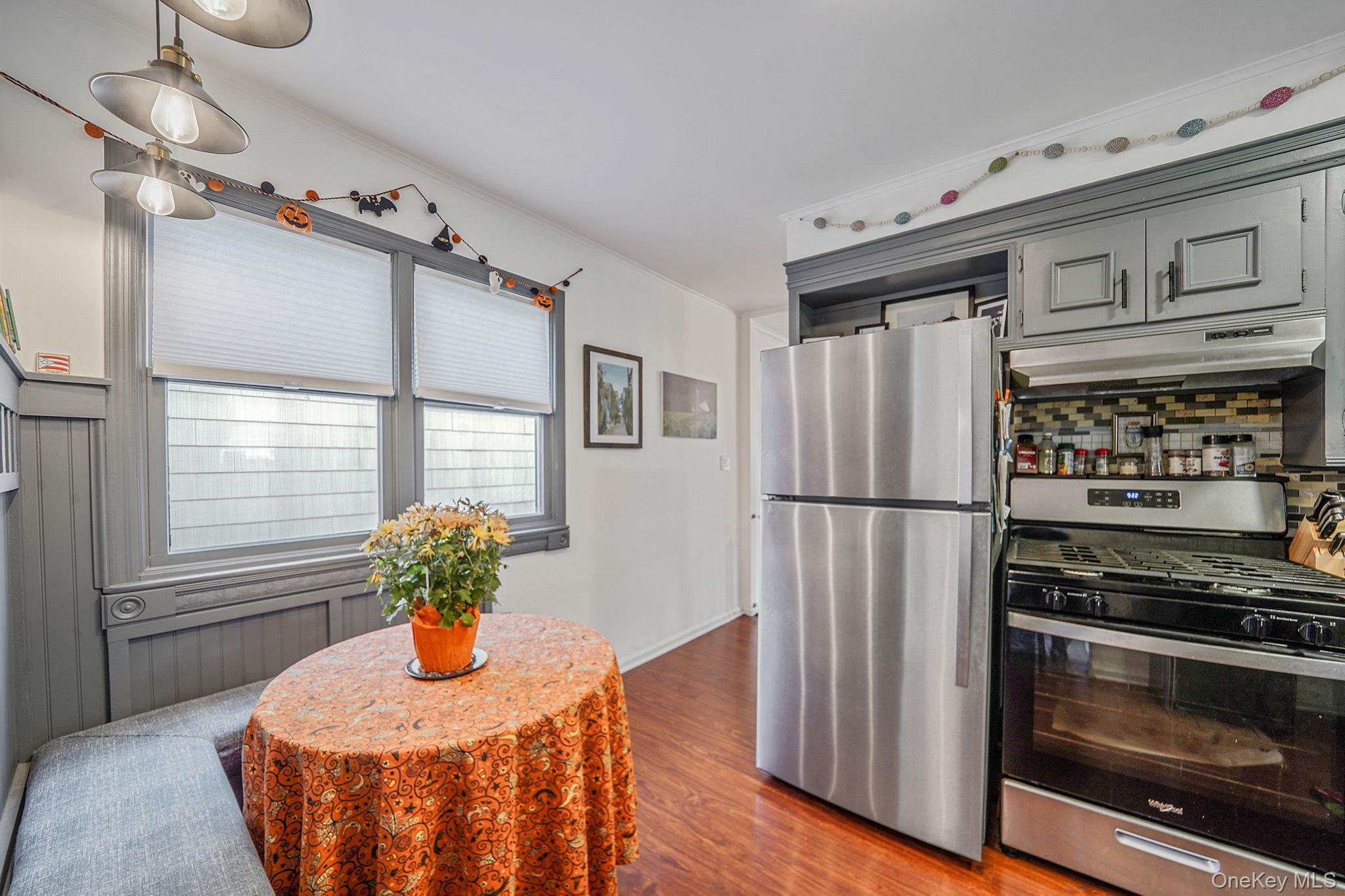 #12 photo, 35 Lawson Avenue, מחוז נסאו East Rockaway , NY 11518