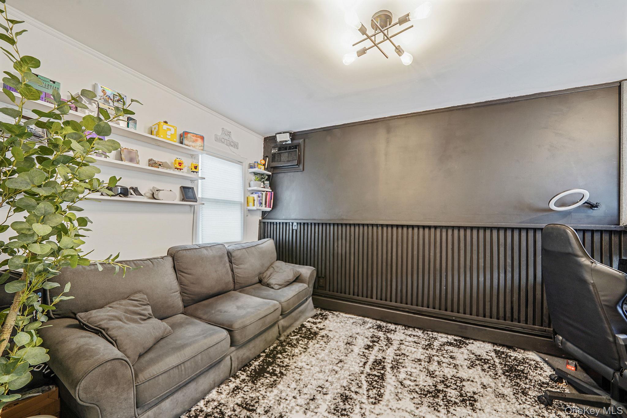 #14 photo, 35 Lawson Avenue, מחוז נסאו East Rockaway , NY 11518