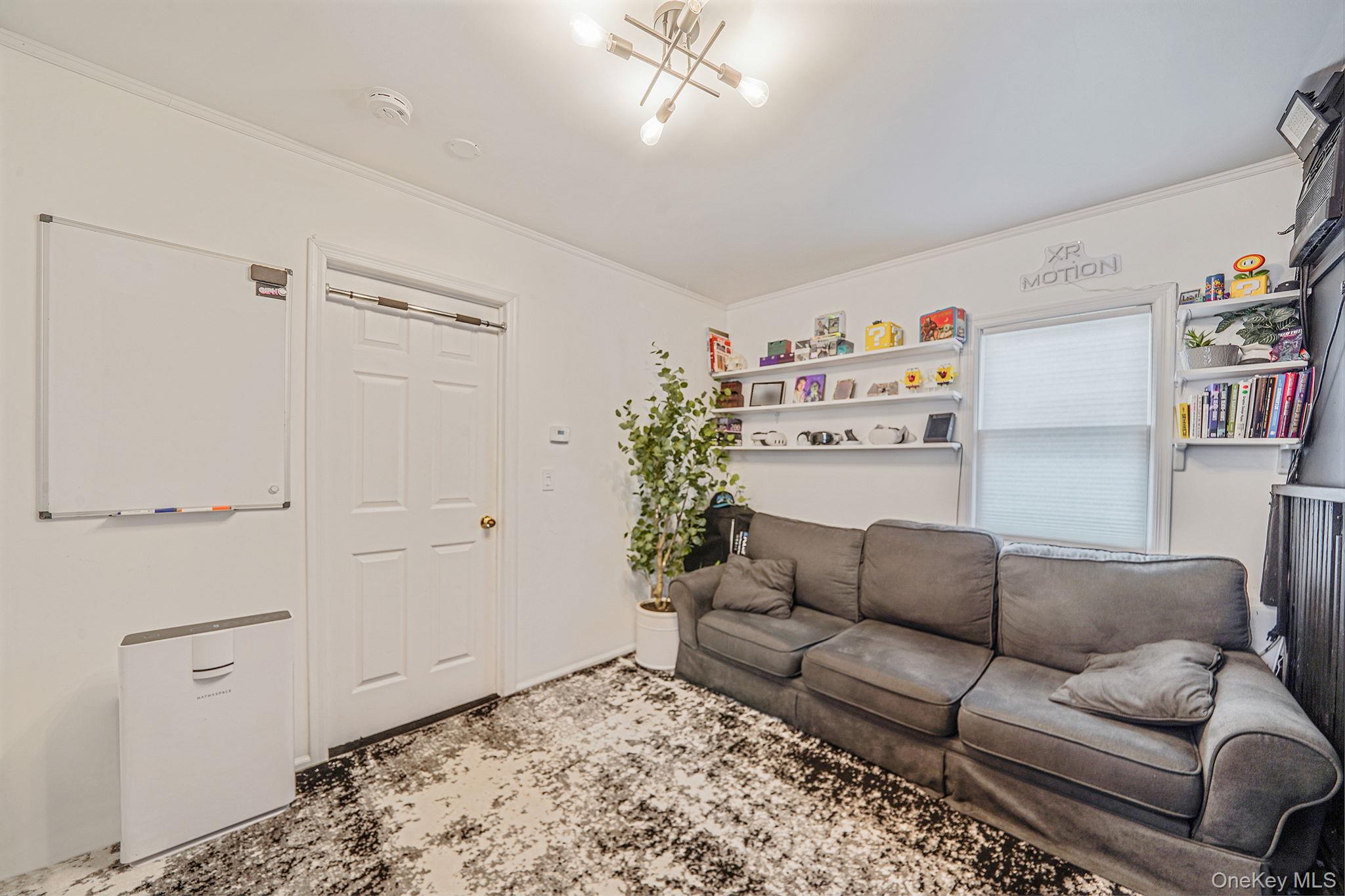 #16 photo, 35 Lawson Avenue, מחוז נסאו East Rockaway , NY 11518