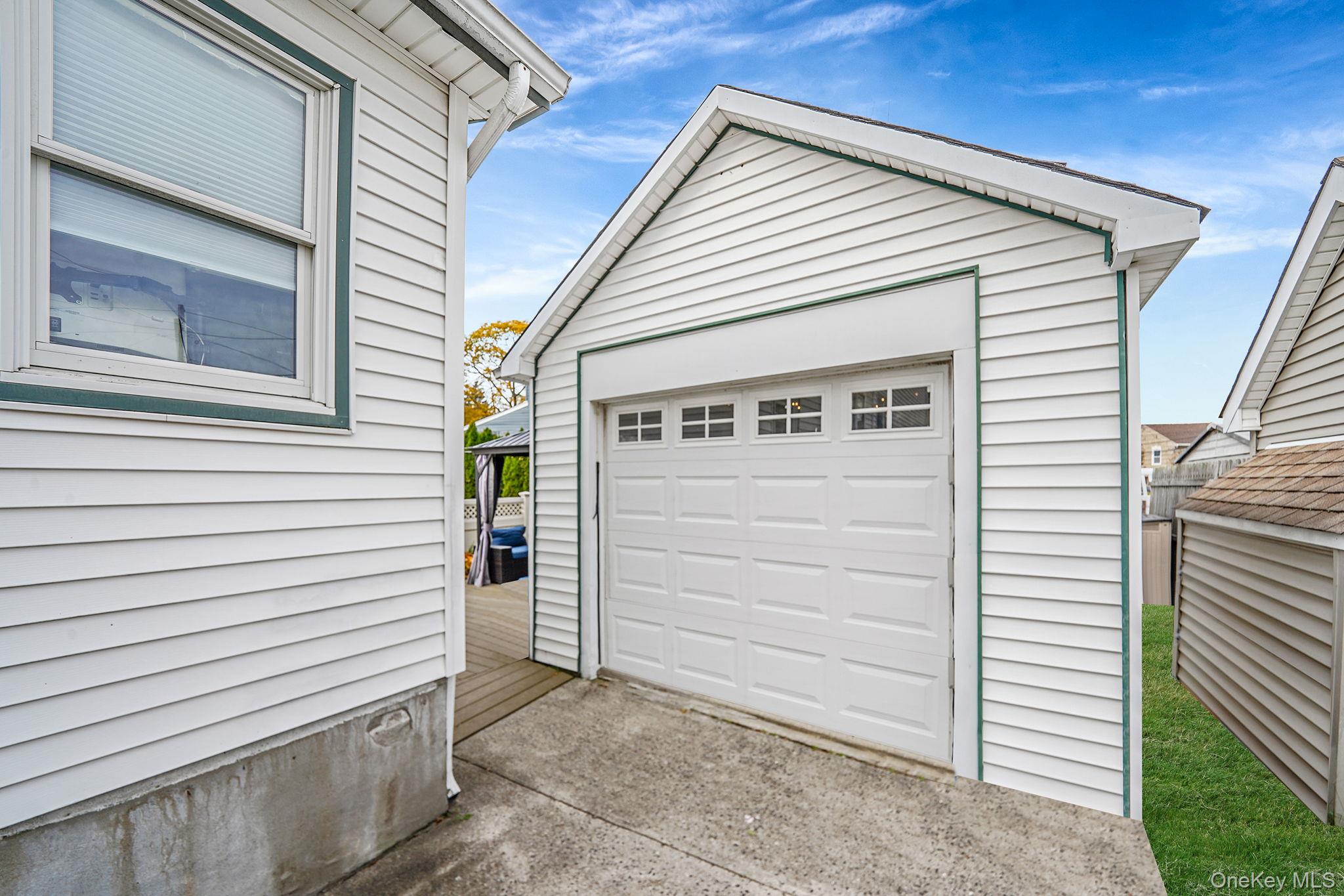 #2 photo, 35 Lawson Avenue, מחוז נסאו East Rockaway , NY 11518