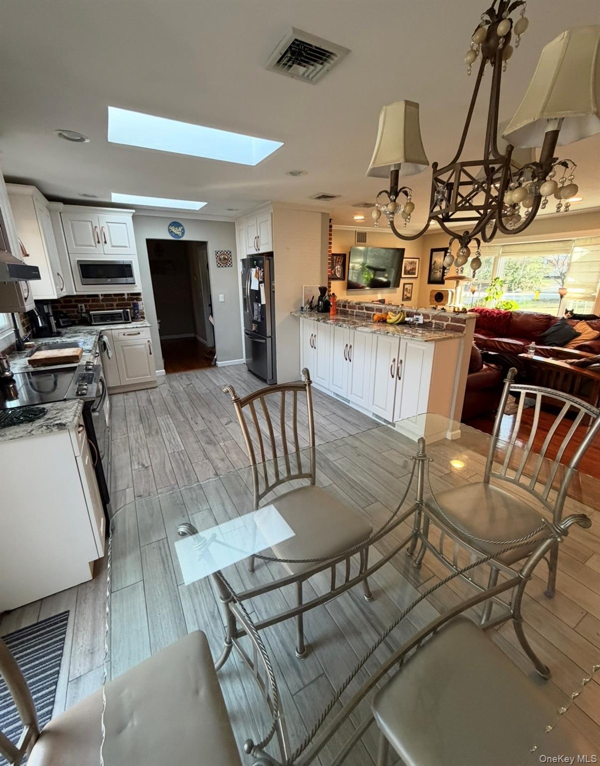 #2 photo, 19 New Mill Road, Саффолк ‖ Smithtown , NY 11787