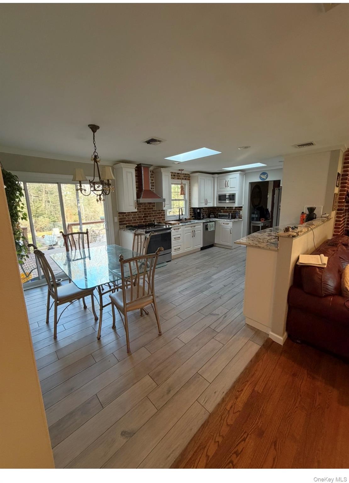 #3 photo, 19 New Mill Road, Саффолк ‖ Smithtown , NY 11787