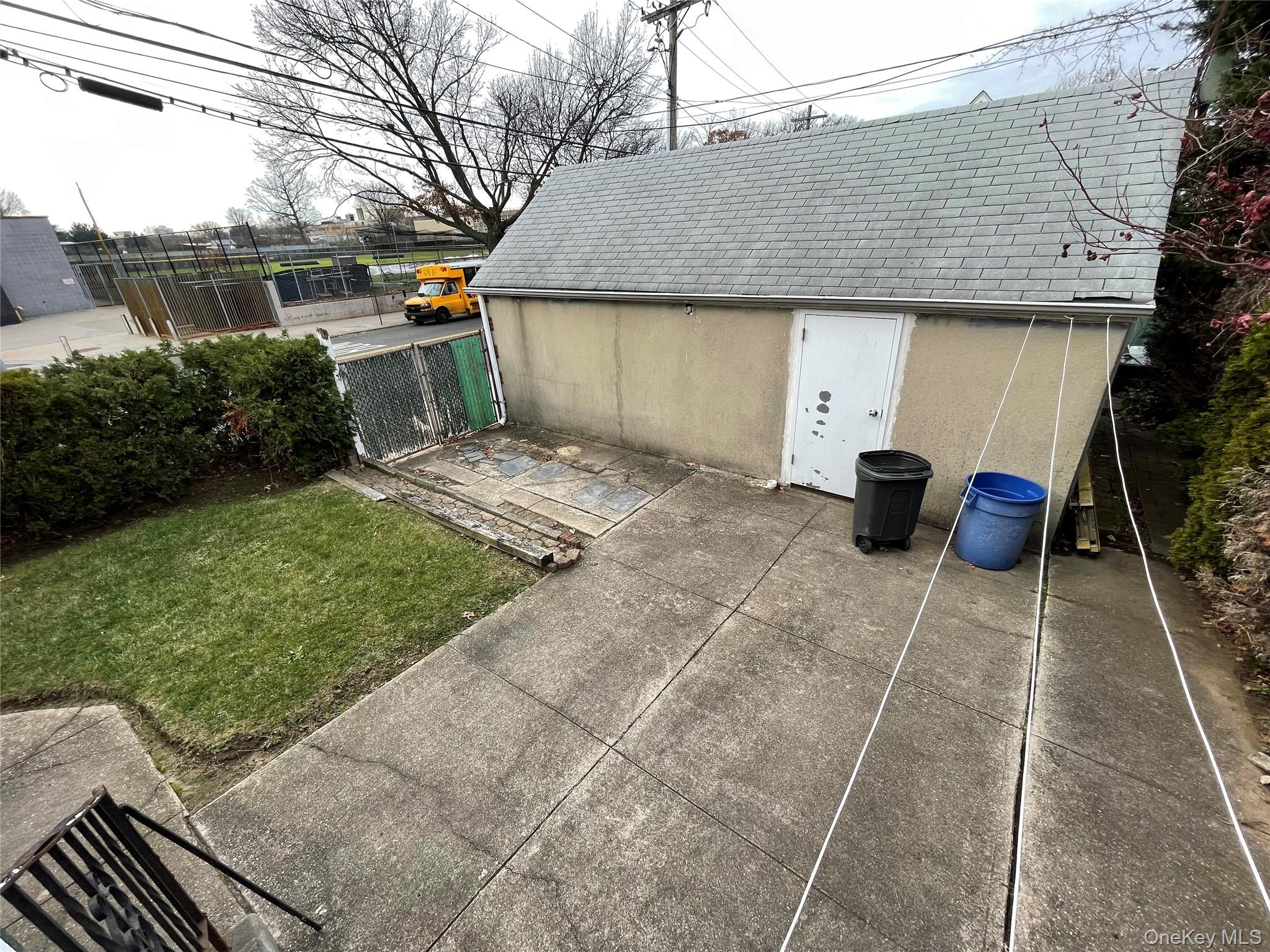 #13 photo, 6152 149th Street, קווינס Flushing , NY 11367