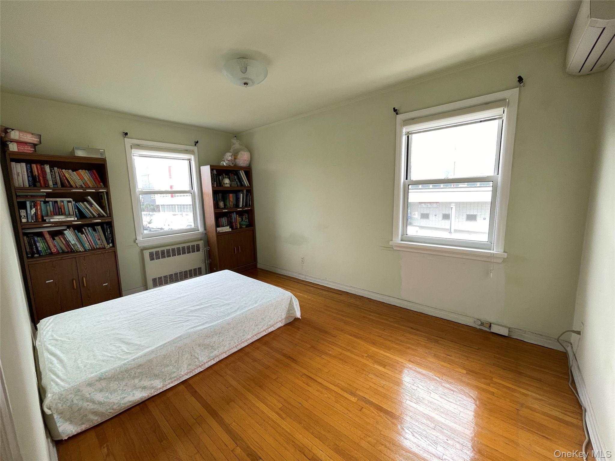 #19 photo, 6152 149th Street, קווינס Flushing , NY 11367