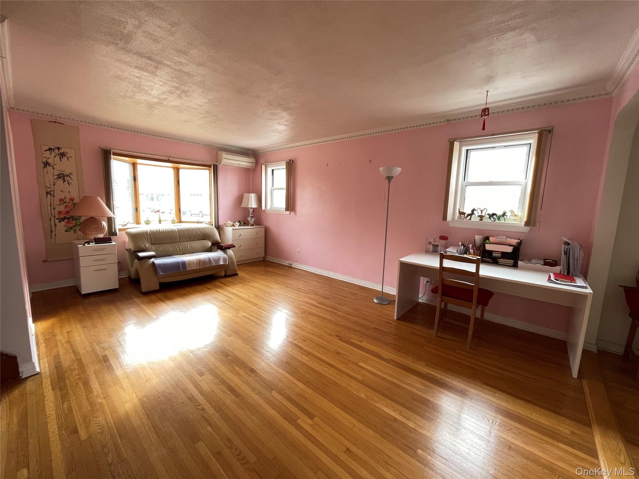 #4 photo, 6152 149th Street, קווינס Flushing , NY 11367