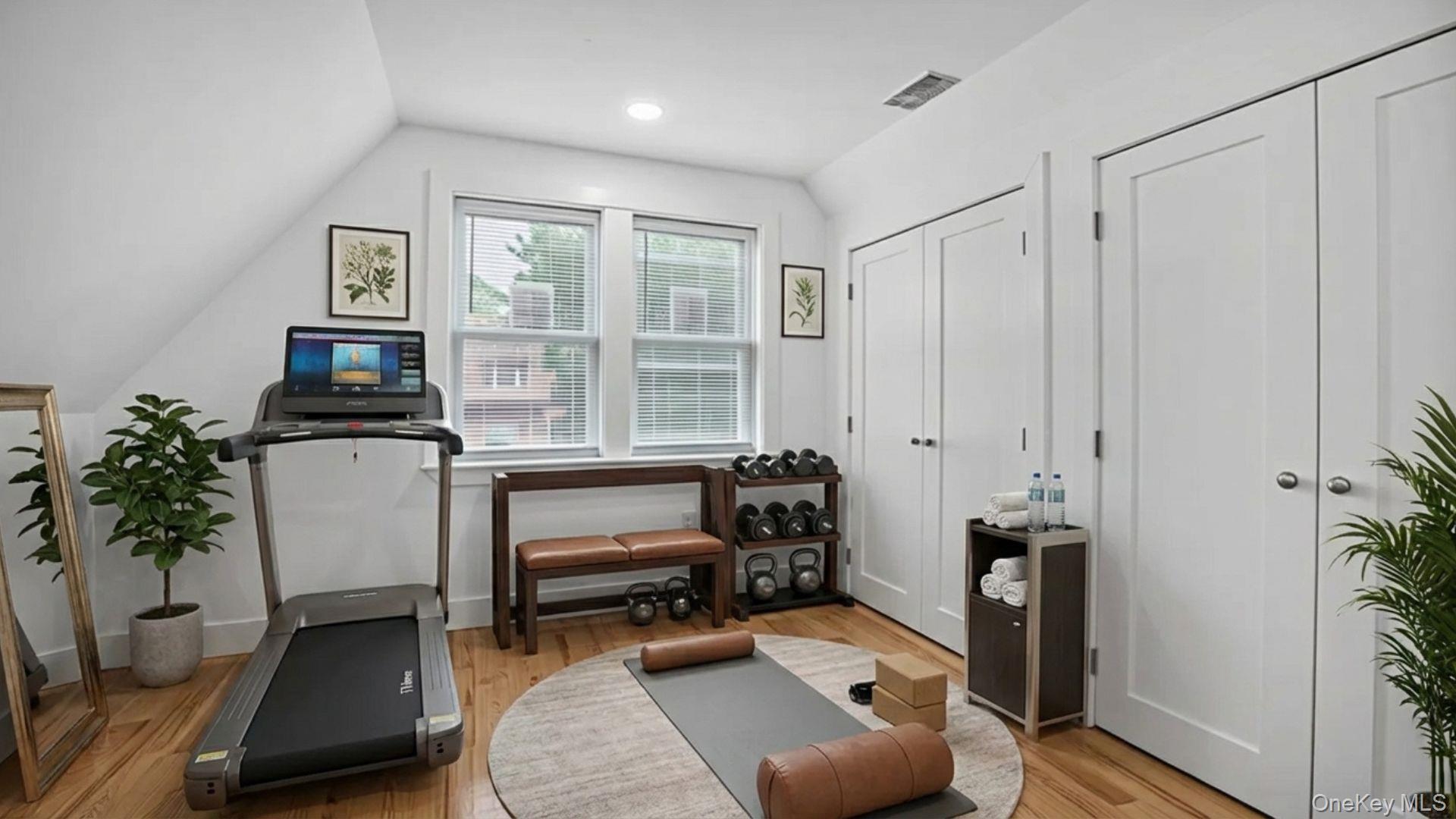 #6 photo, 3964 Duryea Avenue, Bronx , NY 10466