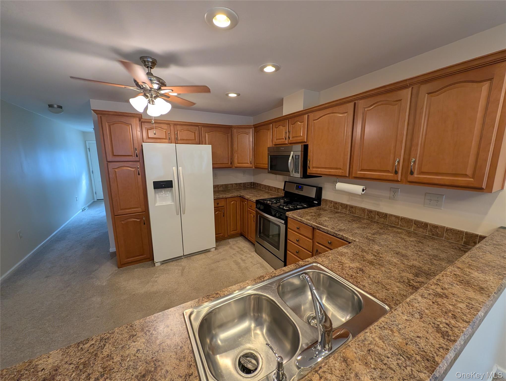 #4 photo, 201 Brittany Terrace, Rock Tavern , NY 12575