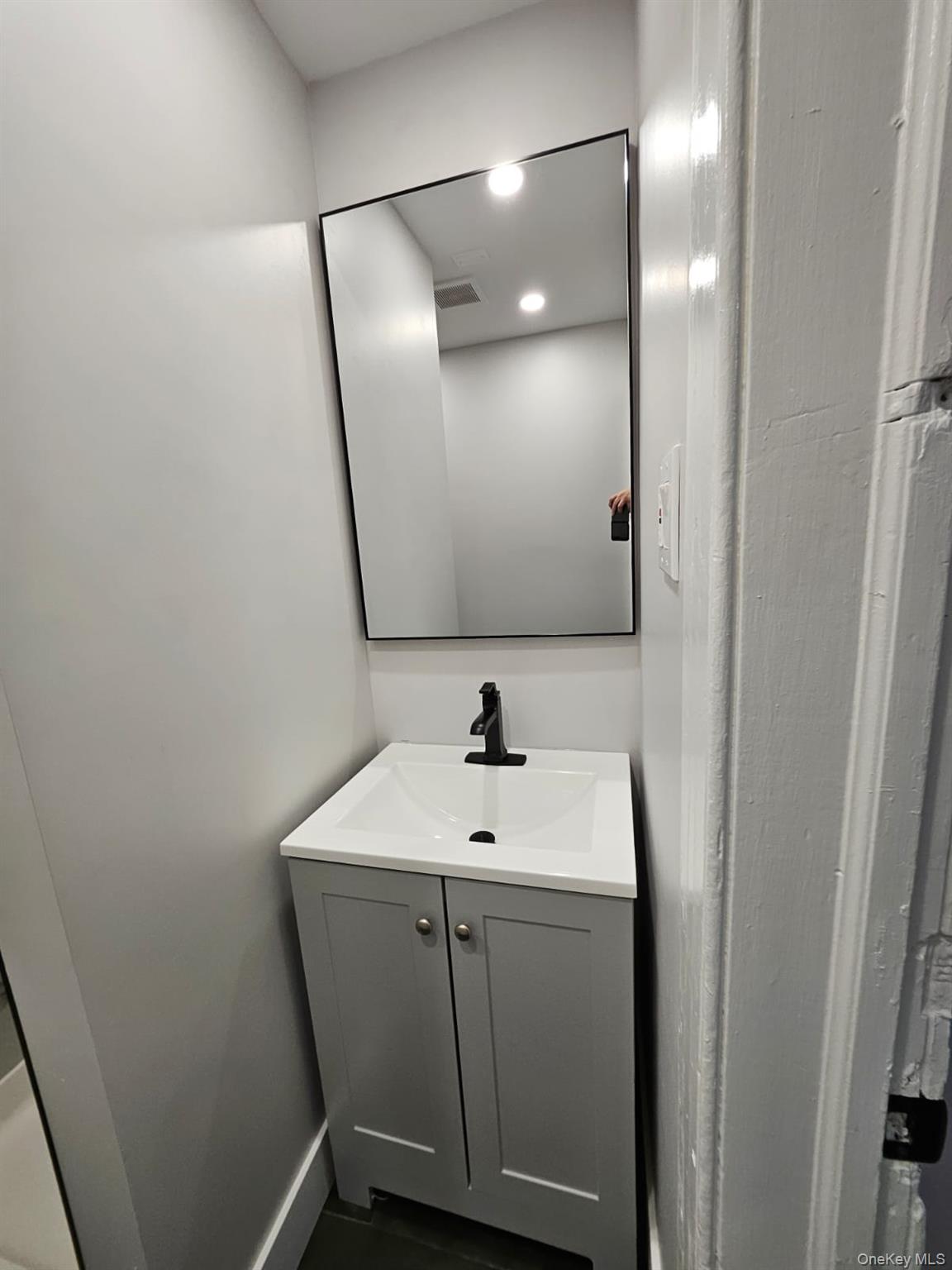 #5 photo, 107 Benkard Avenue, Newburgh , NY 12550