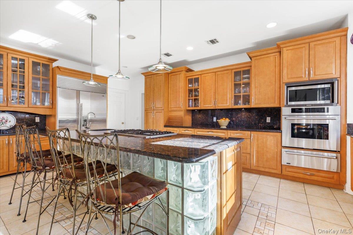 #12 photo, 3 Vandelay Court, Scarsdale , NY 10583