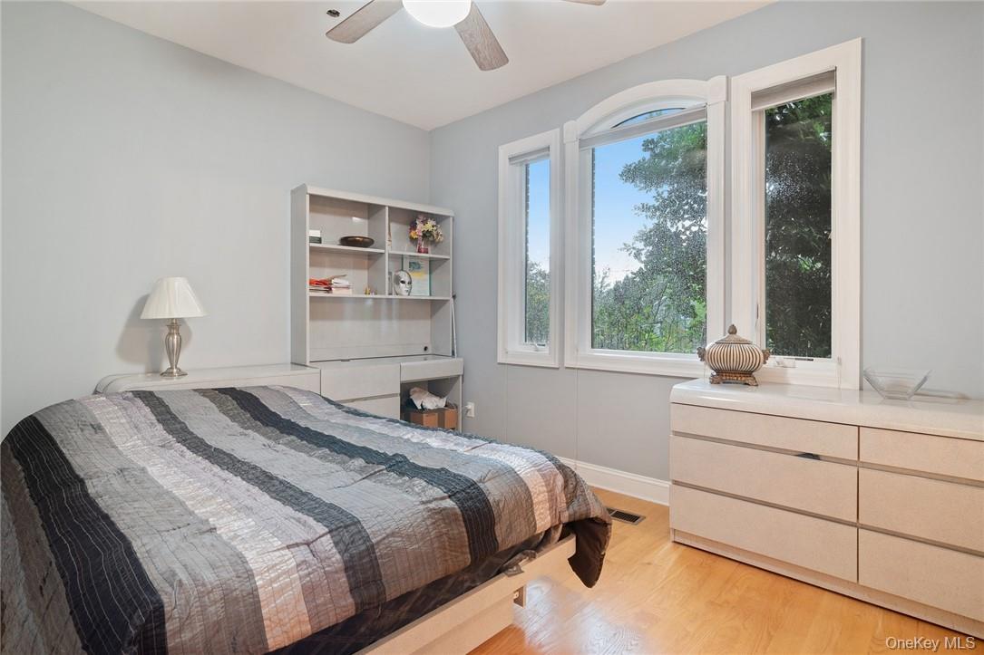 #20 photo, 3 Vandelay Court, Scarsdale , NY 10583