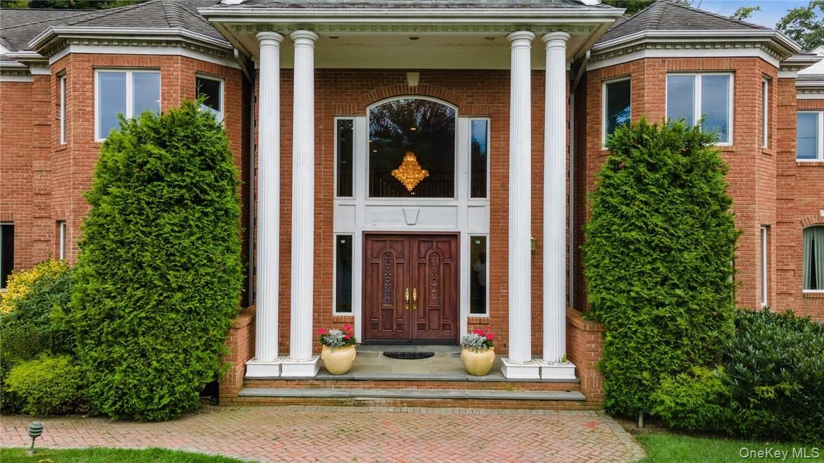 #3 photo, 3 Vandelay Court, Scarsdale , NY 10583