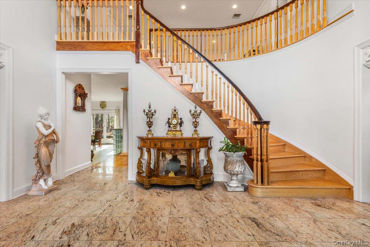 #4 photo, 3 Vandelay Court, Scarsdale , NY 10583