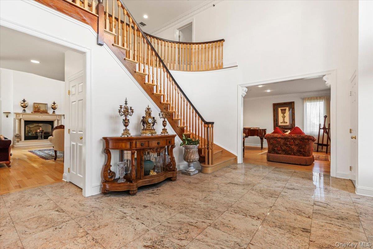 #6 photo, 3 Vandelay Court, Scarsdale , NY 10583