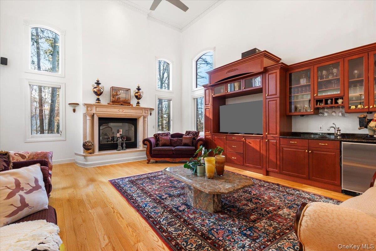 #8 photo, 3 Vandelay Court, Scarsdale , NY 10583