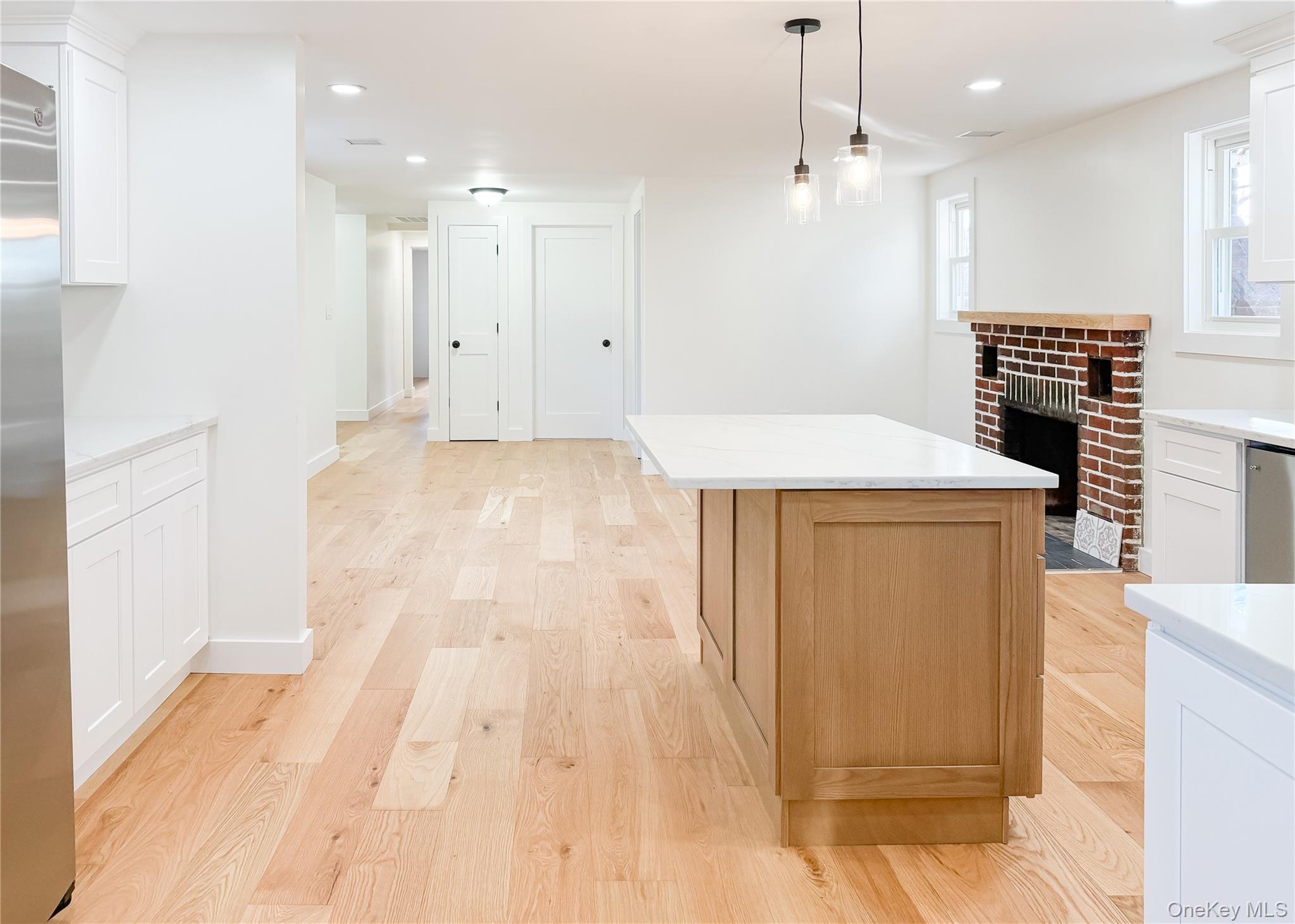 #3 photo, 134 Hallock Road, מחוז סאפוק Lake Grove , NY 11755