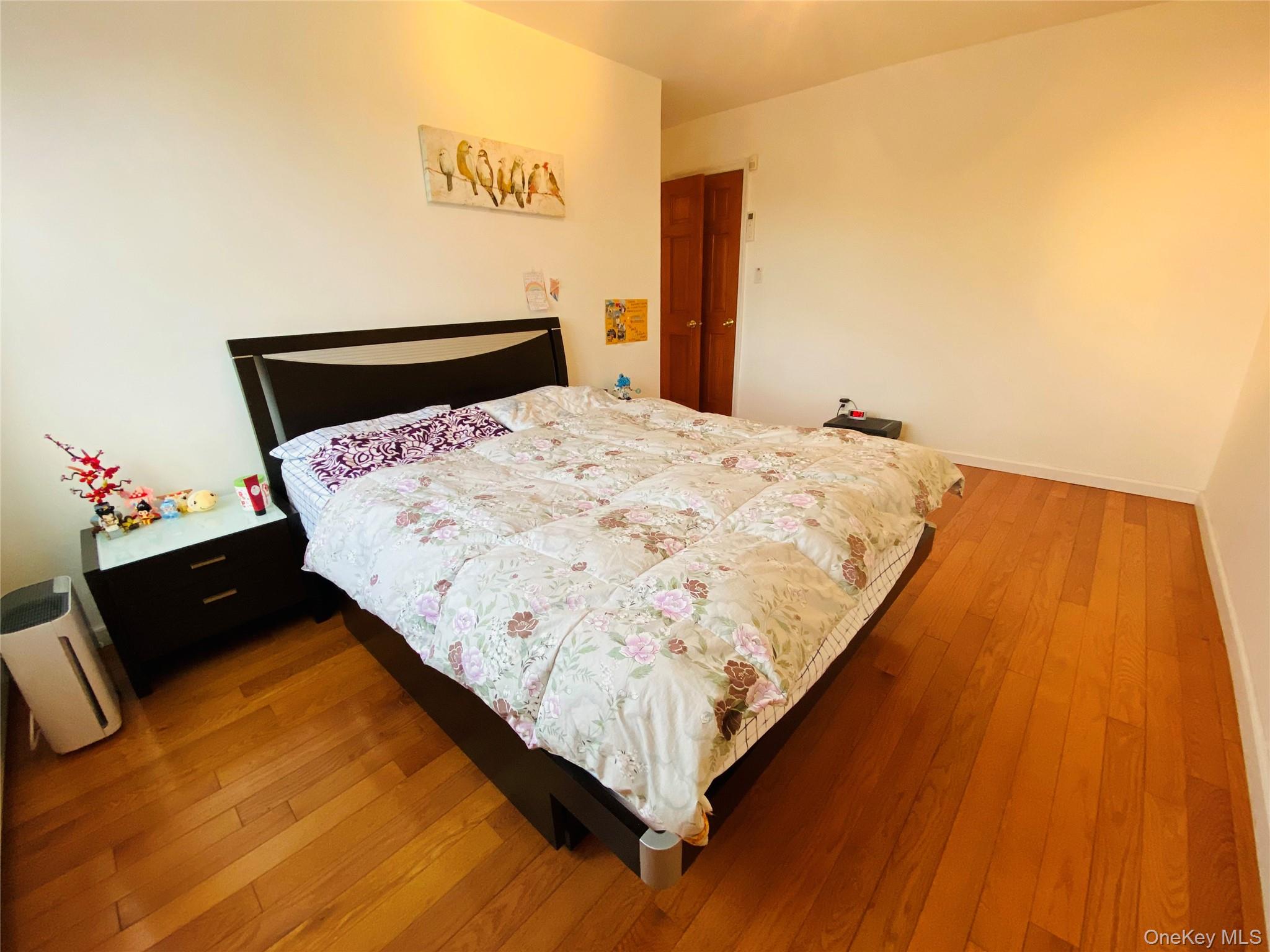 #12 photo, 69-31 197th Street, קווינס Fresh Meadows , NY 11365