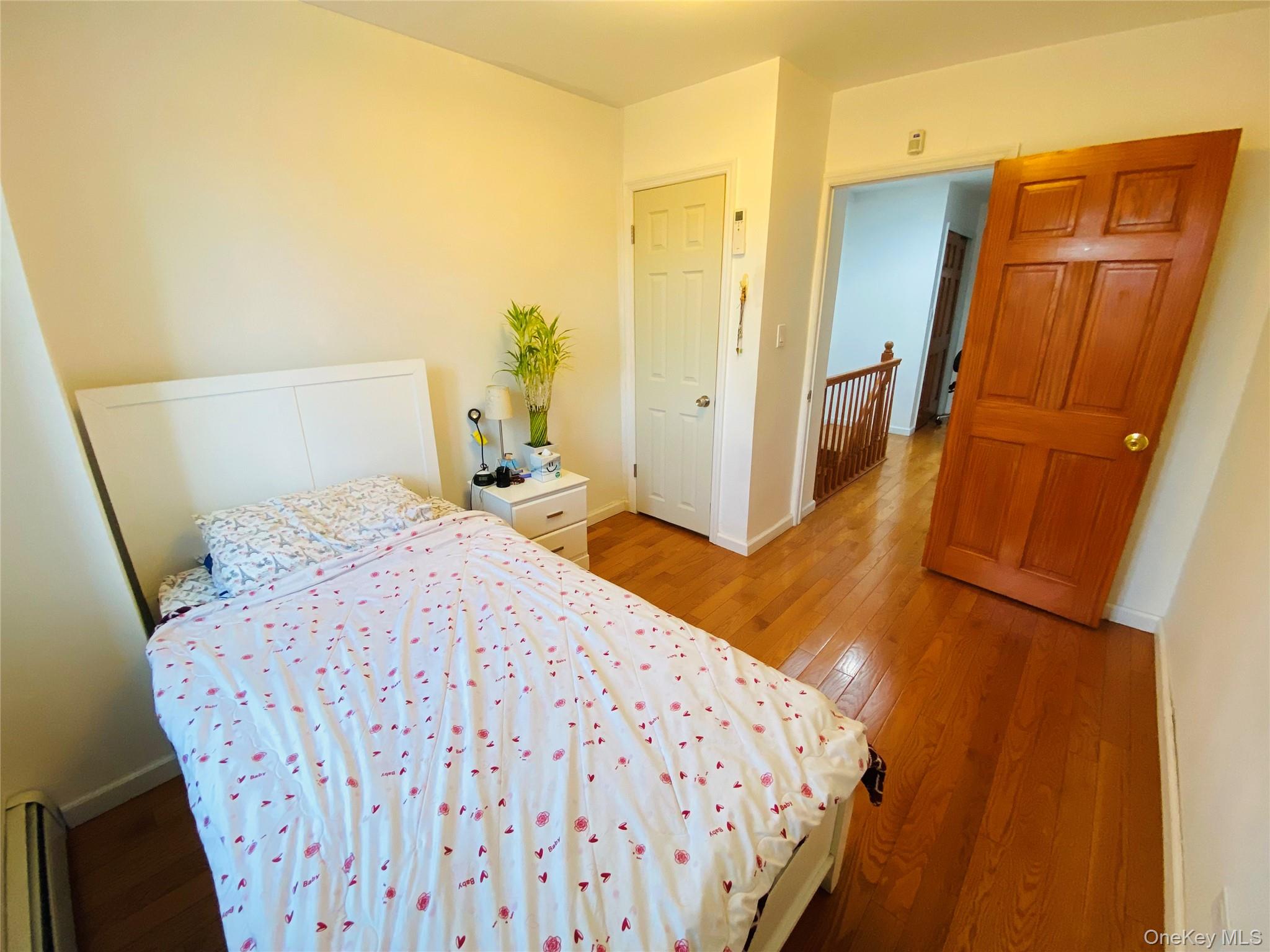 #13 photo, 69-31 197th Street, קווינס Fresh Meadows , NY 11365