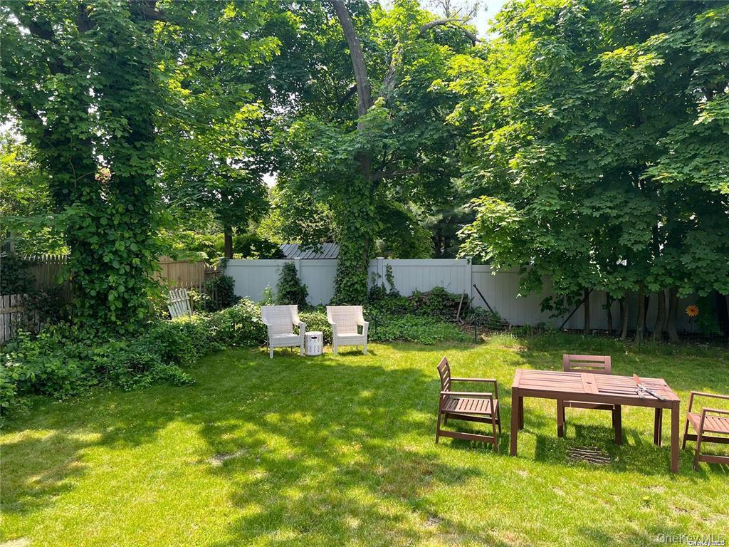 #3 photo, 58 Floyd Place, नासाउ काउंटी East Norwich , NY 11732