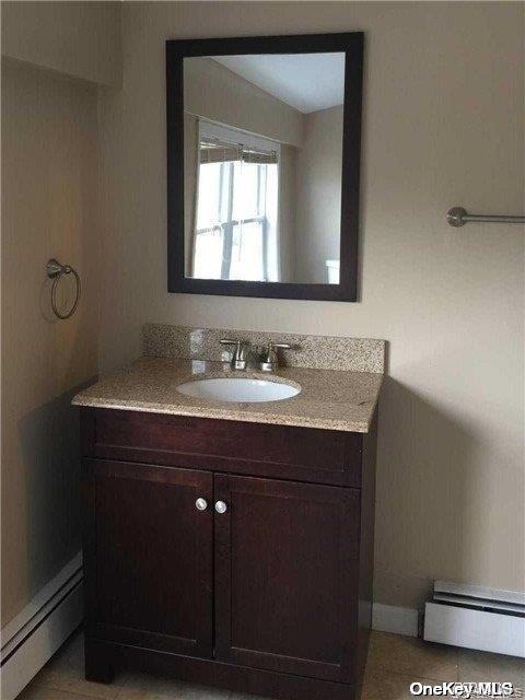 #8 photo, 58 Floyd Place, नासाउ काउंटी East Norwich , NY 11732