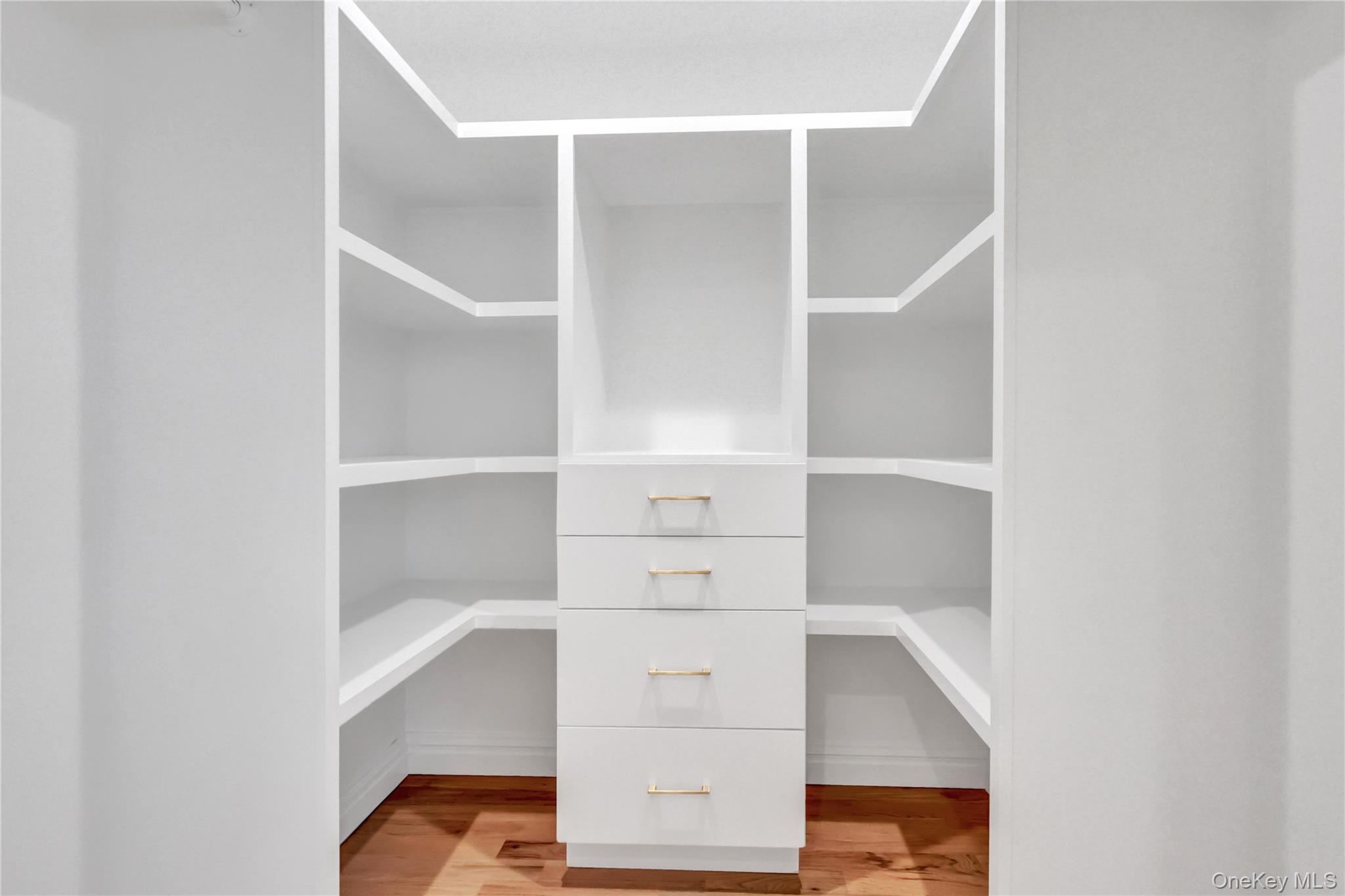 #17 photo, 124 McKinley Avenue, North Bellmore , NY 11710