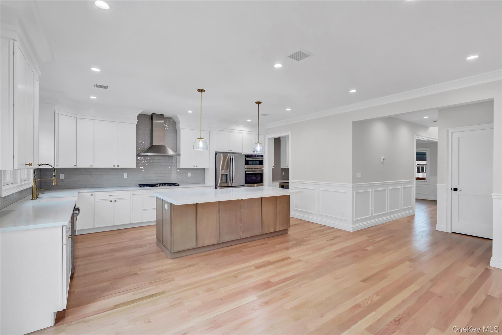 #7 photo, 124 McKinley Avenue, North Bellmore , NY 11710