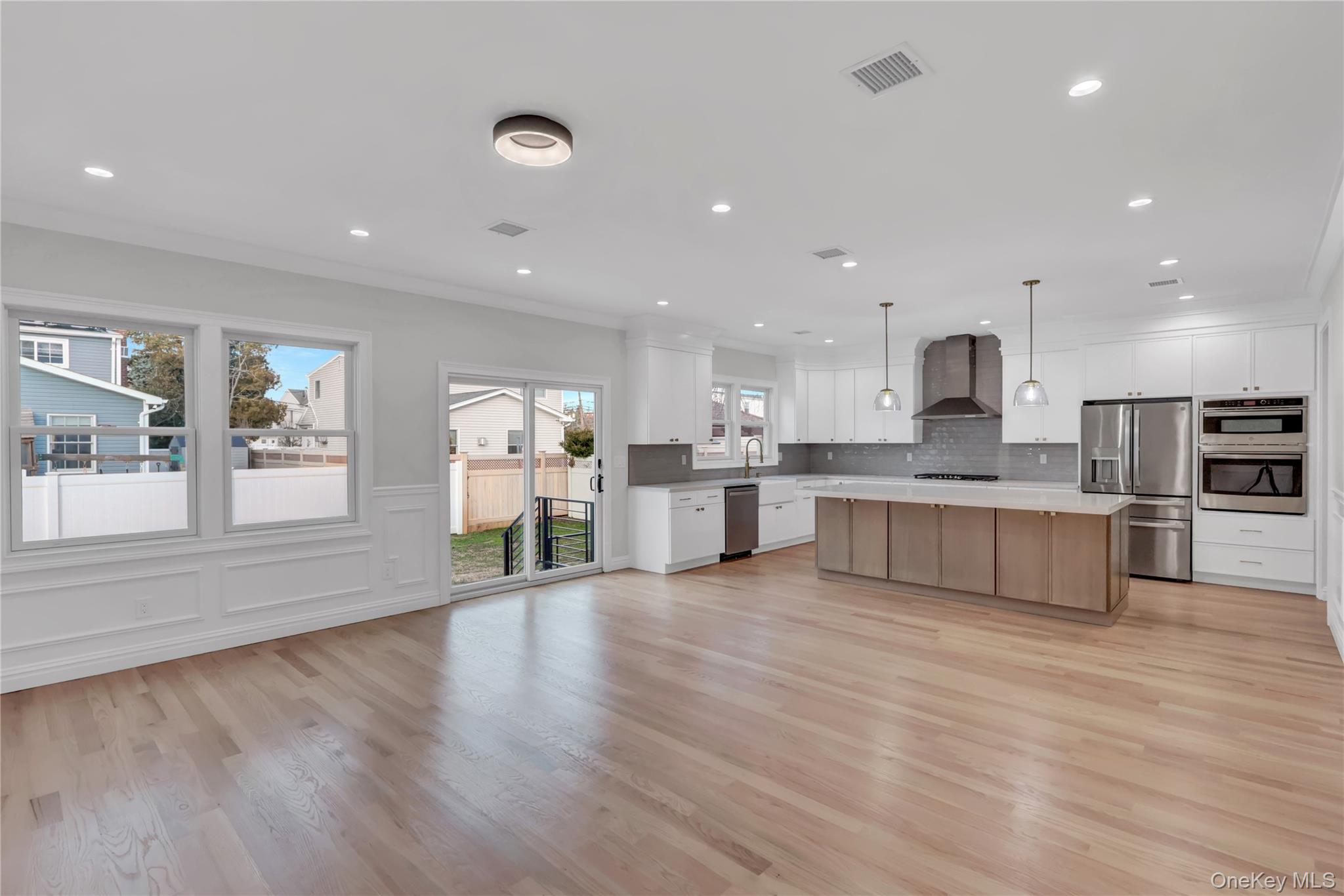 #8 photo, 124 McKinley Avenue, North Bellmore , NY 11710