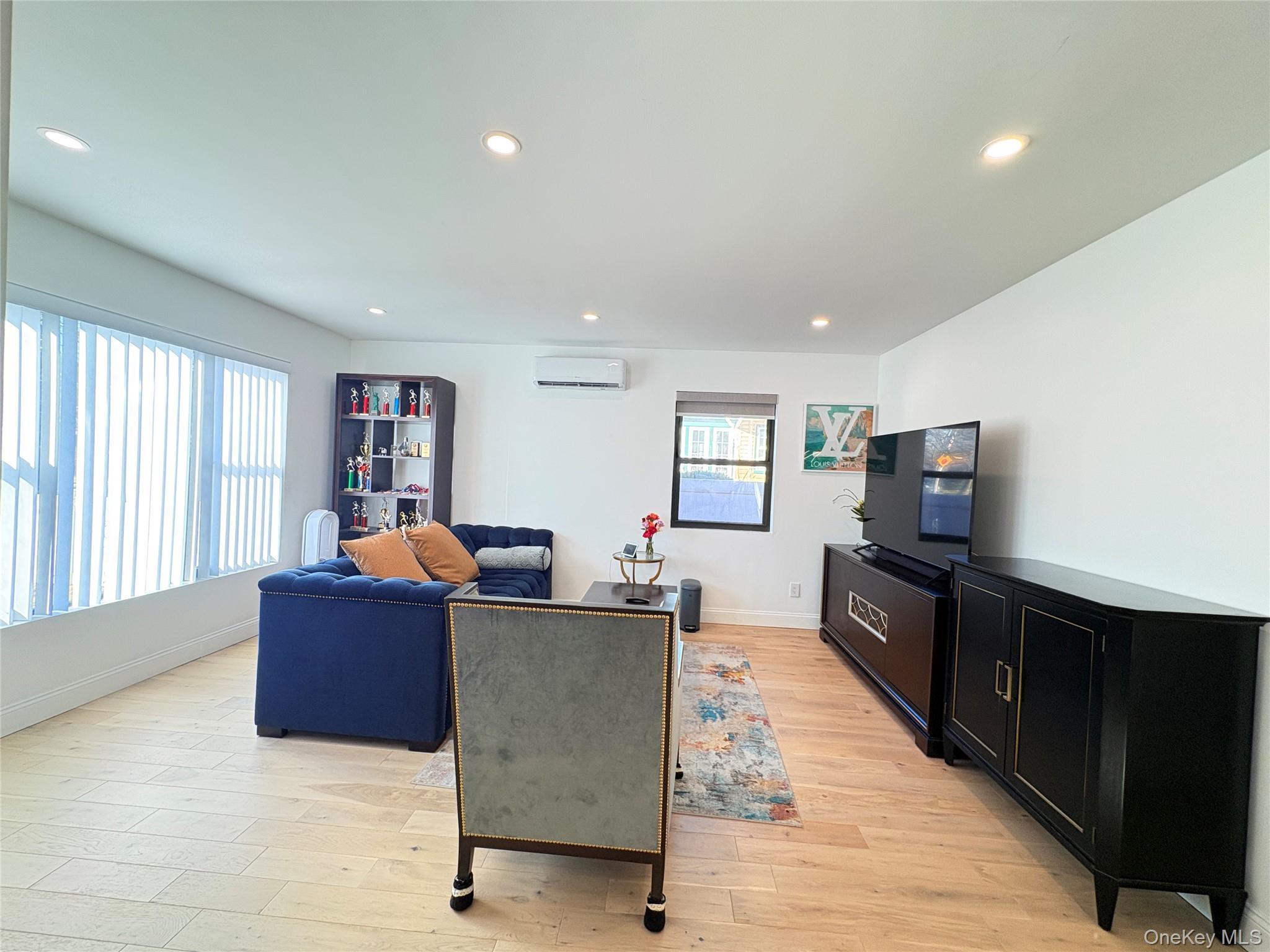 #1 photo, 41-75 Morgan Street, Little Neck , NY 11363