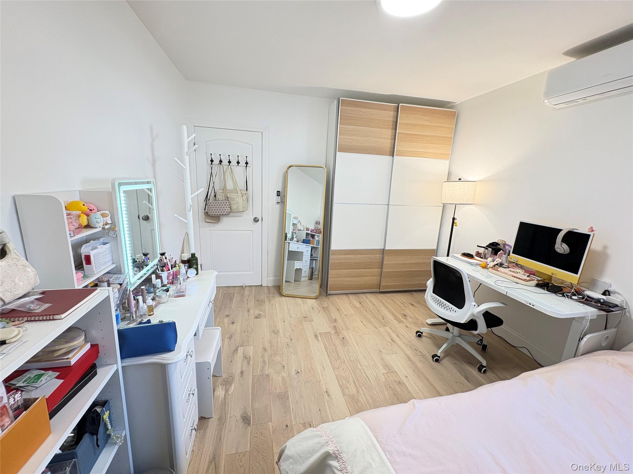 #17 photo, 41-75 Morgan Street, Little Neck , NY 11363