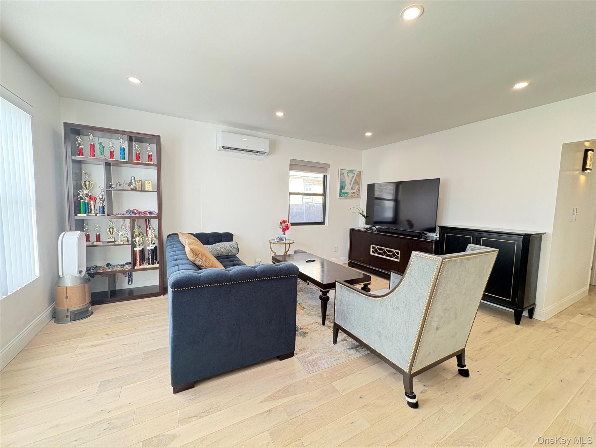 #3 photo, 41-75 Morgan Street, Little Neck , NY 11363