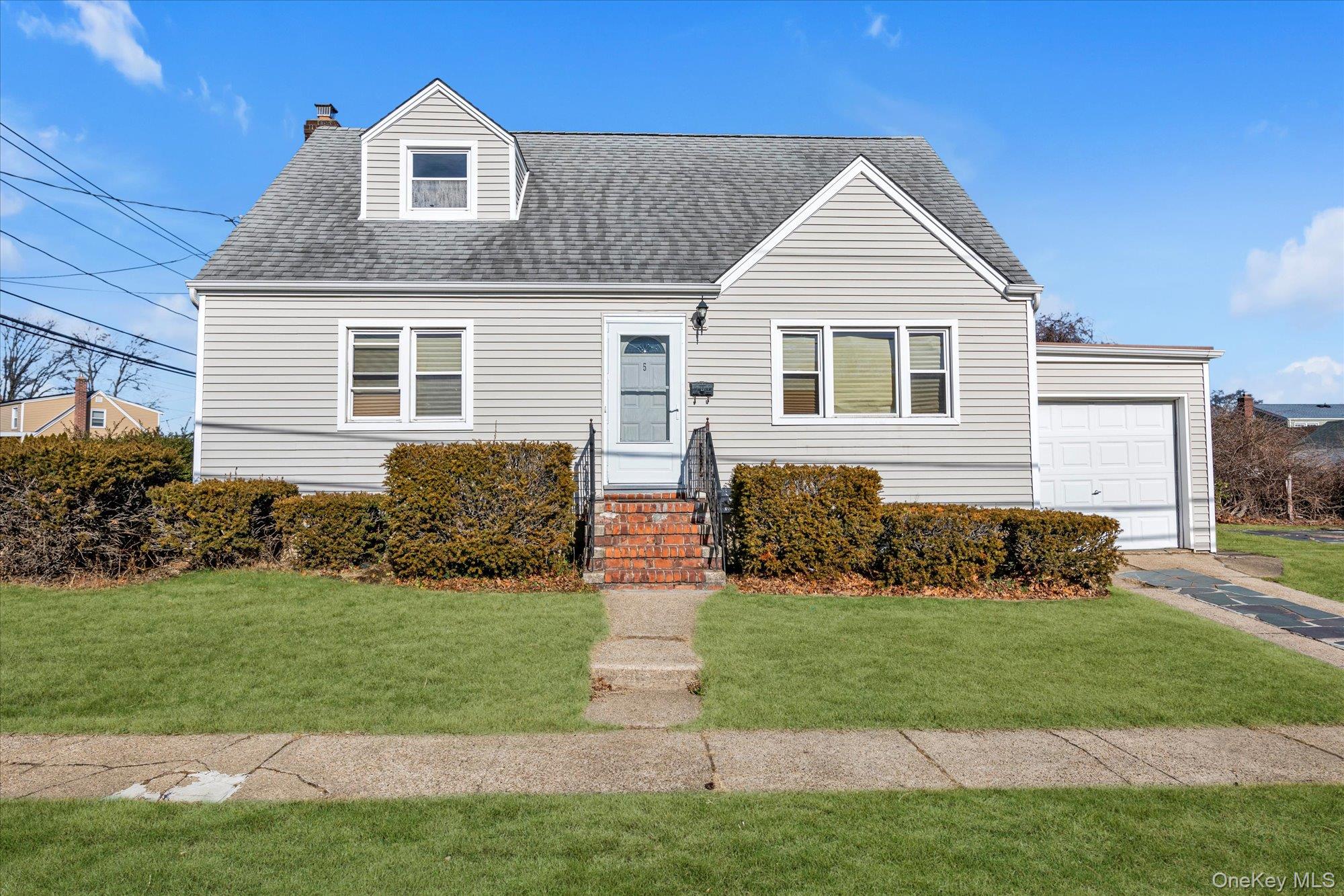 #1 photo, 5 White Street, 长岛 Valley Stream , NY 11580