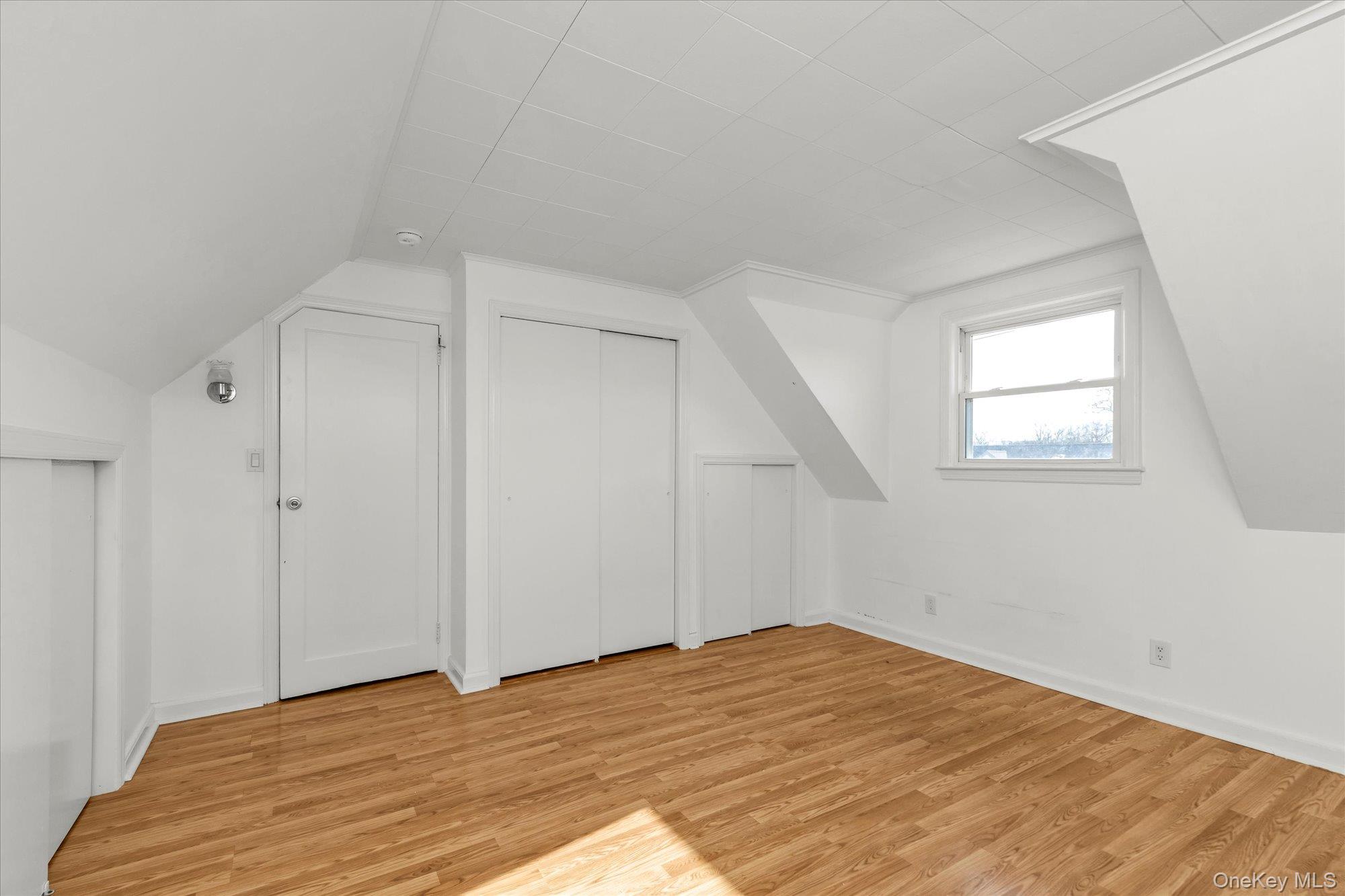 #15 photo, 5 White Street, 长岛 Valley Stream , NY 11580